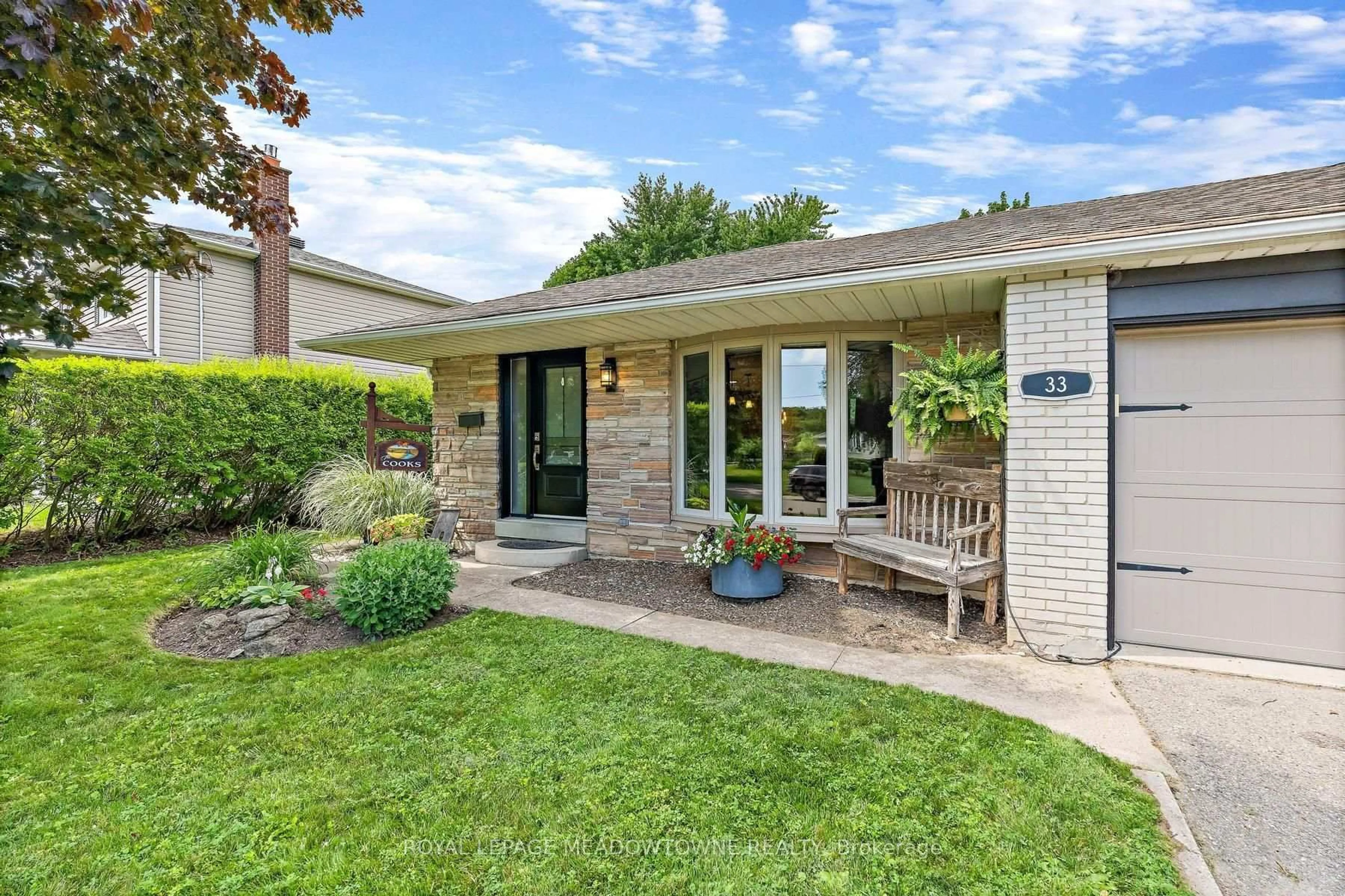 Home with brick exterior material, street for 33 Fagan Dr, Halton Hills Ontario L7G 4P4