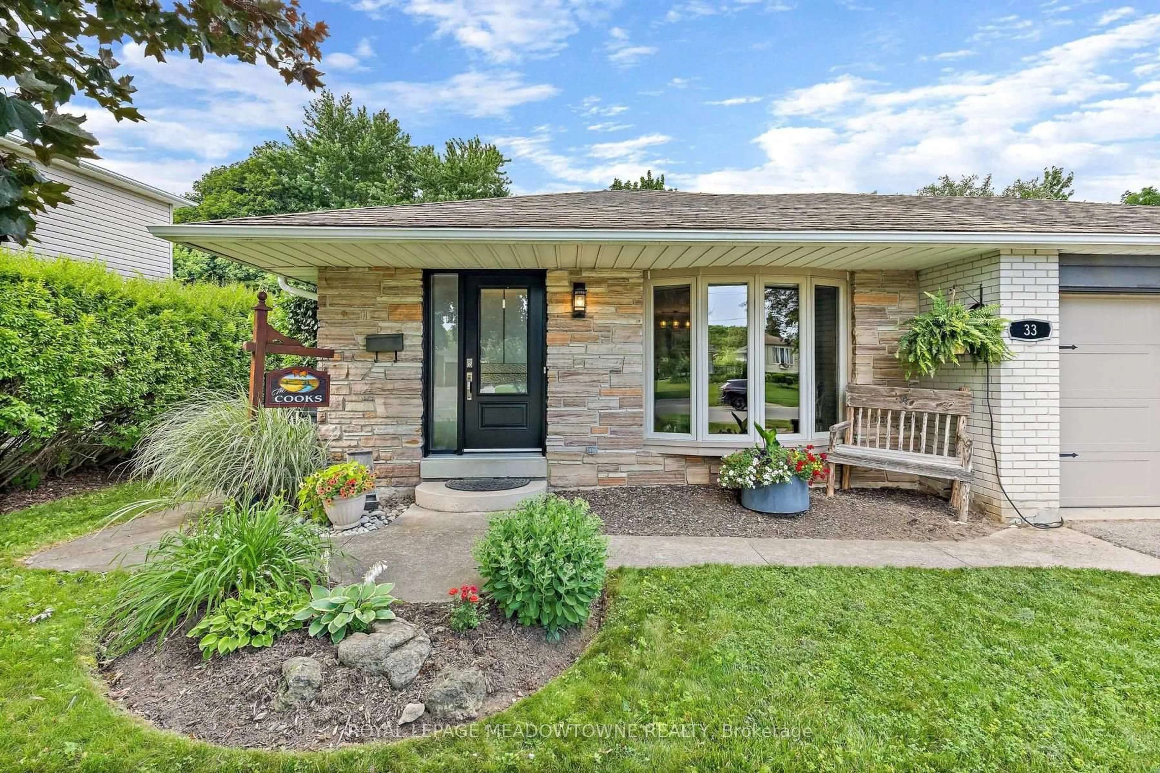 Home with brick exterior material, street for 33 Fagan Dr, Halton Hills Ontario L7G 4P4