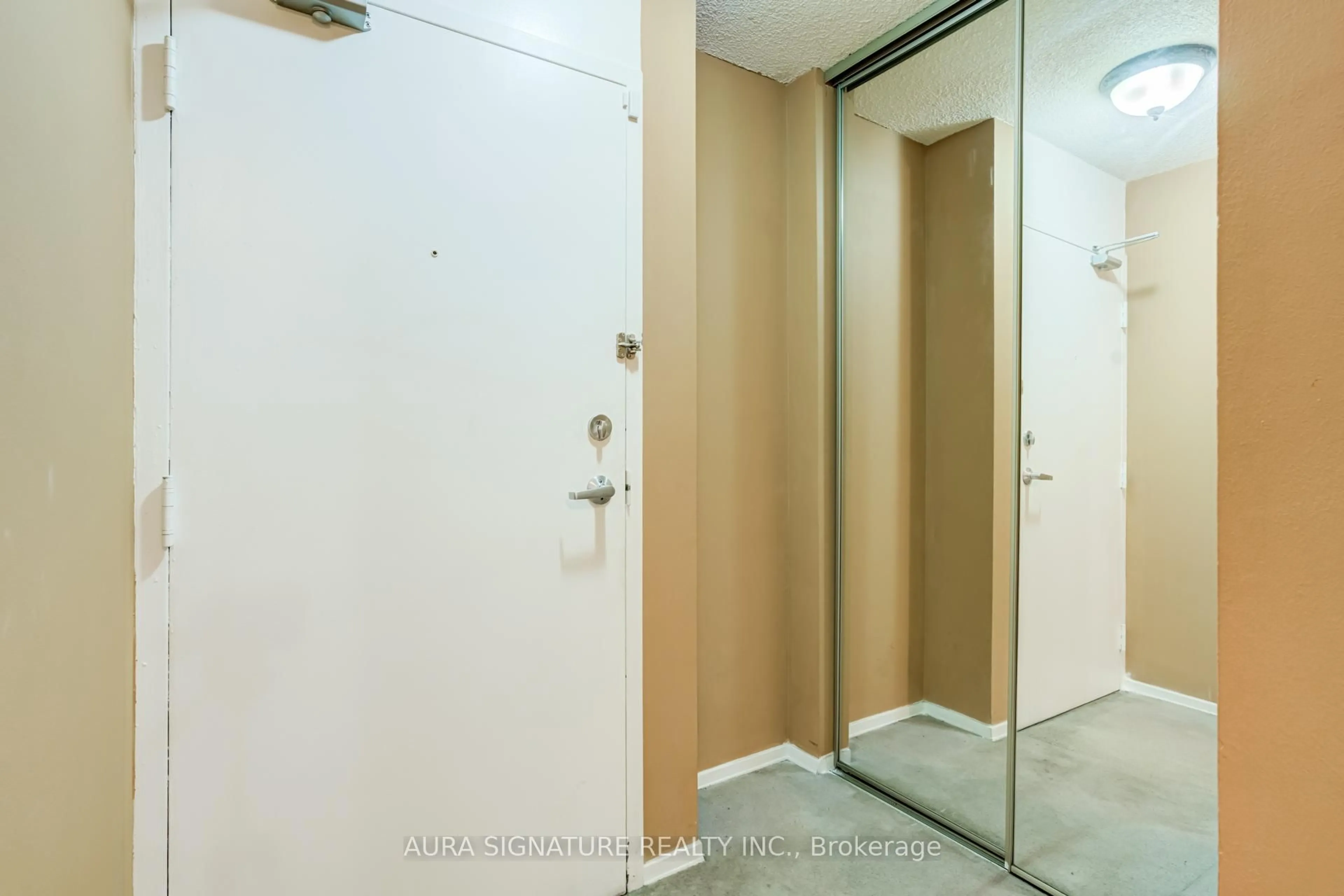 Unknown for 3077 Weston Rd #401, Toronto Ontario M9M 3A1