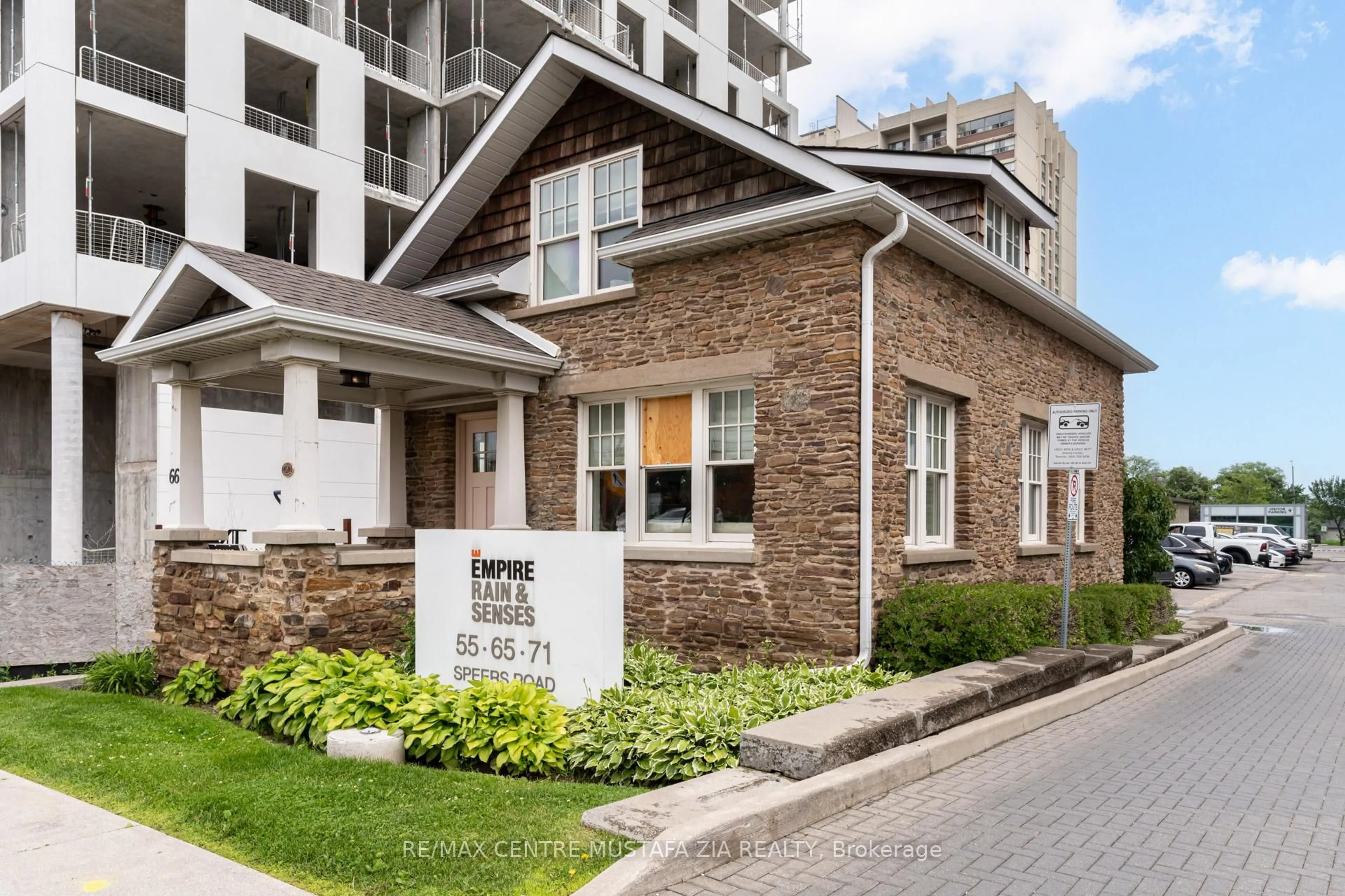 Unknown for 65 Speers Rd #1201, Oakville Ontario L6K 0J1