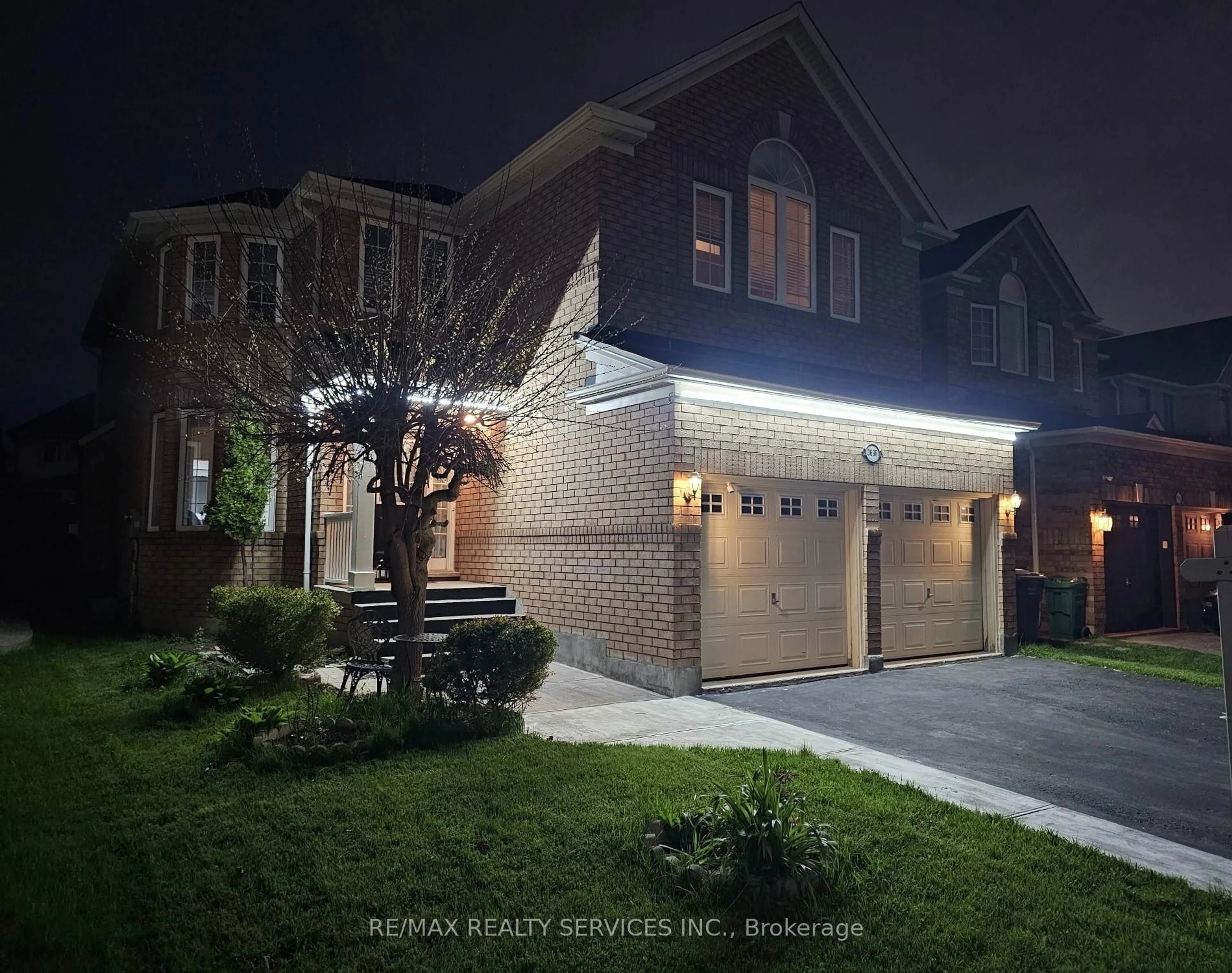 Home with brick exterior material, street for 3696 Waterfall Cres, Mississauga Ontario L5N 8G8