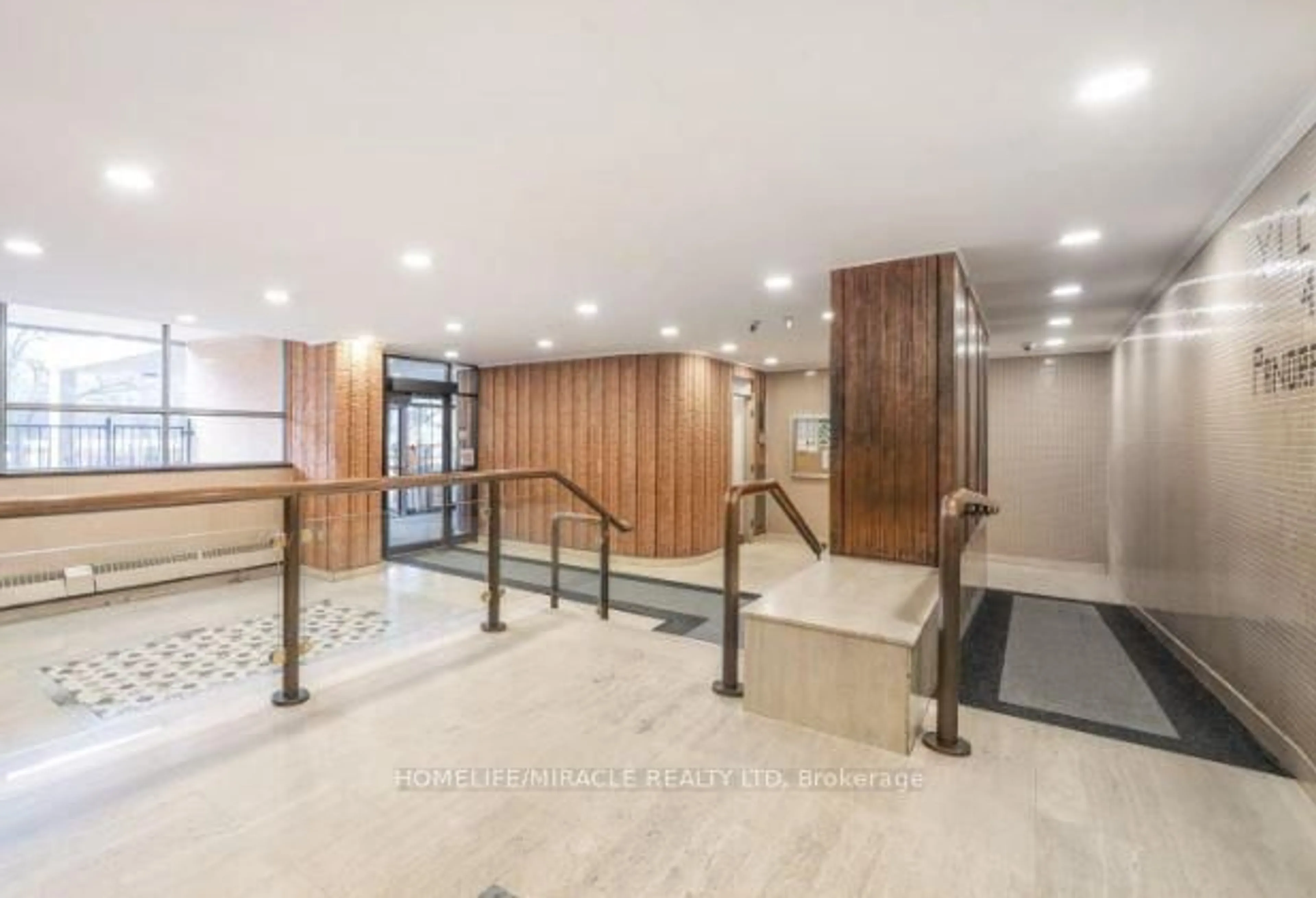 Indoor foyer for 40 Panorama Crt #903, Toronto Ontario M9V 4M1