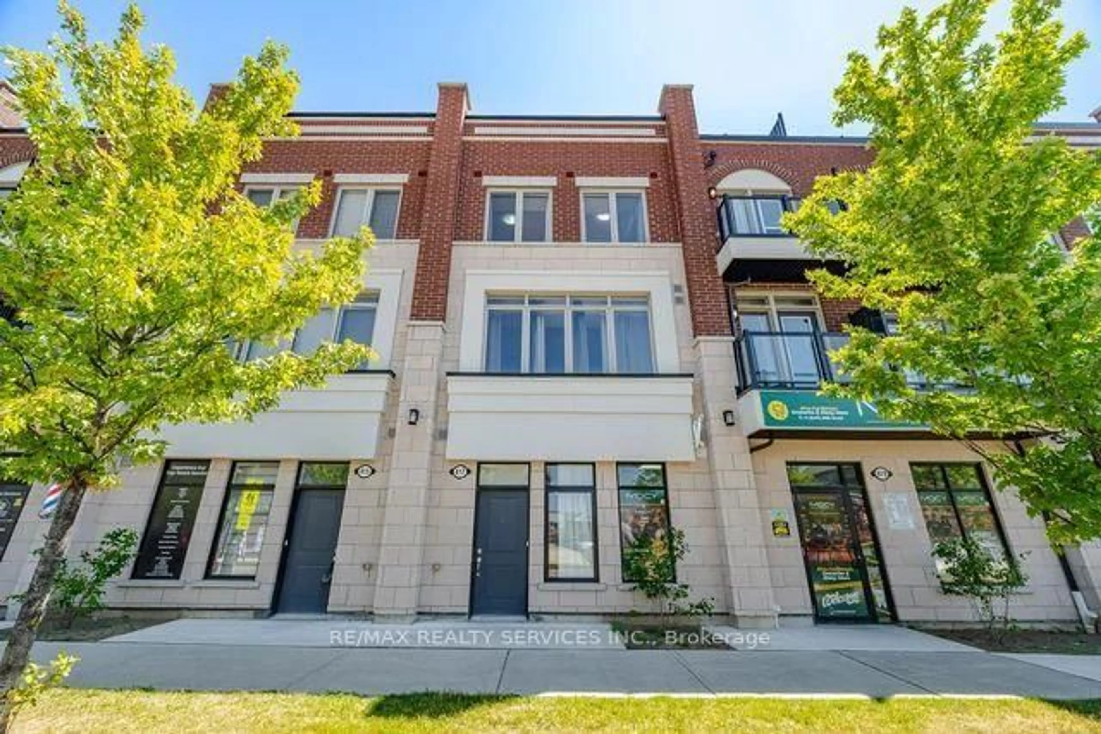 Home with brick exterior material, building for 417 Dougall Ave #14, Caledon Ontario L7C 4L5