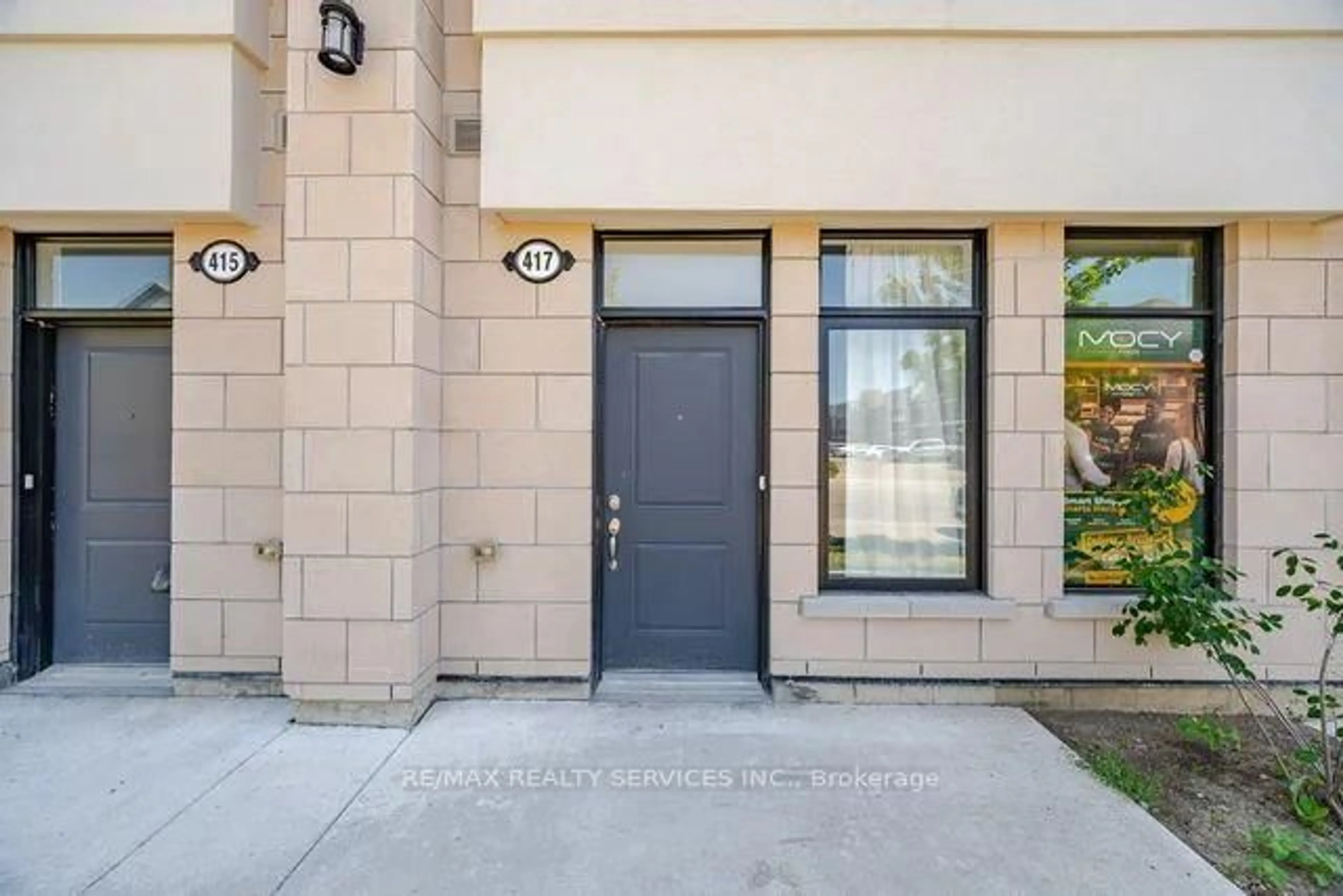 Indoor entryway for 417 Dougall Ave #14, Caledon Ontario L7C 4L5