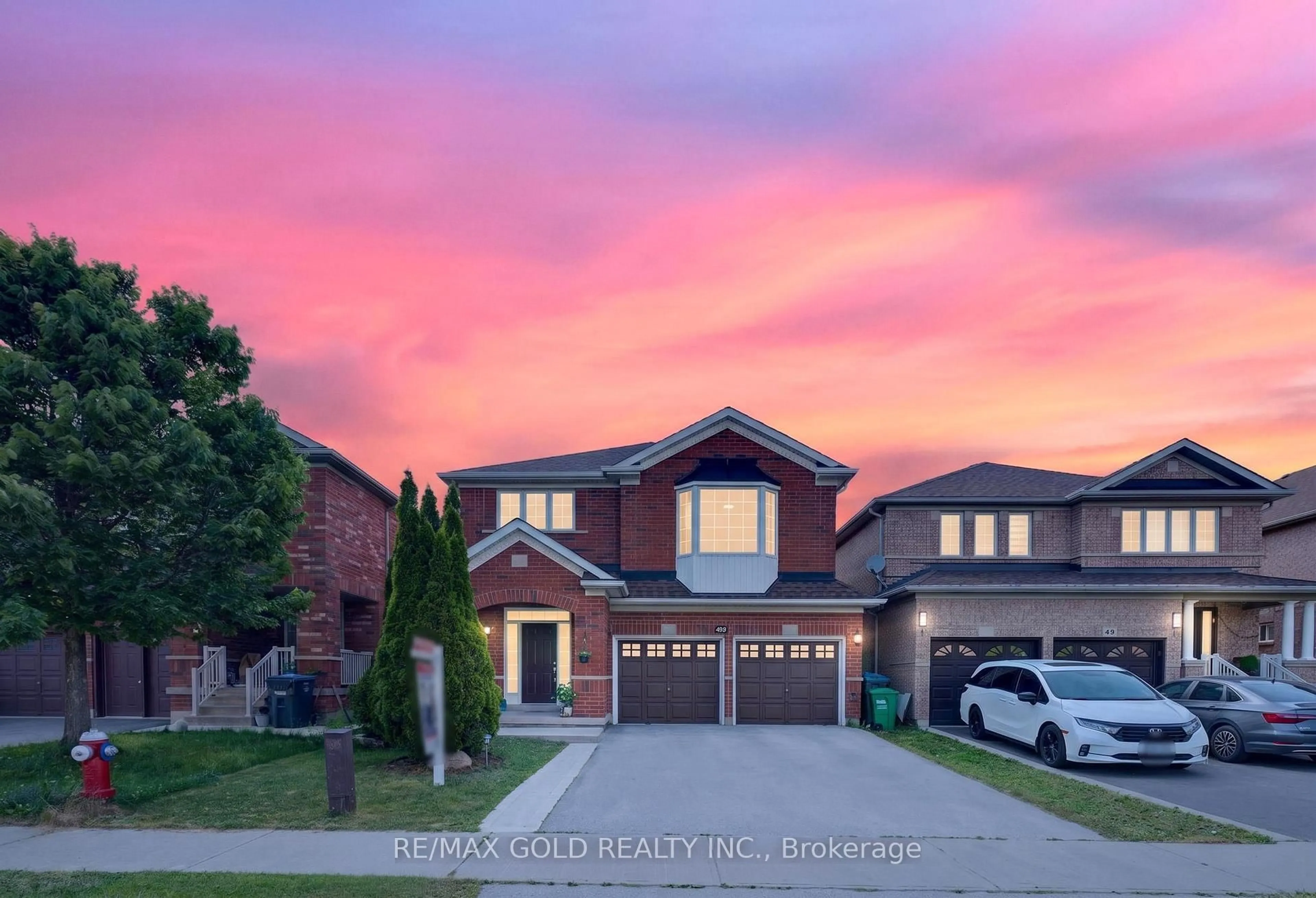Home with brick exterior material, street for 40 Dunure Cres, Brampton Ontario L7A 2Y6
