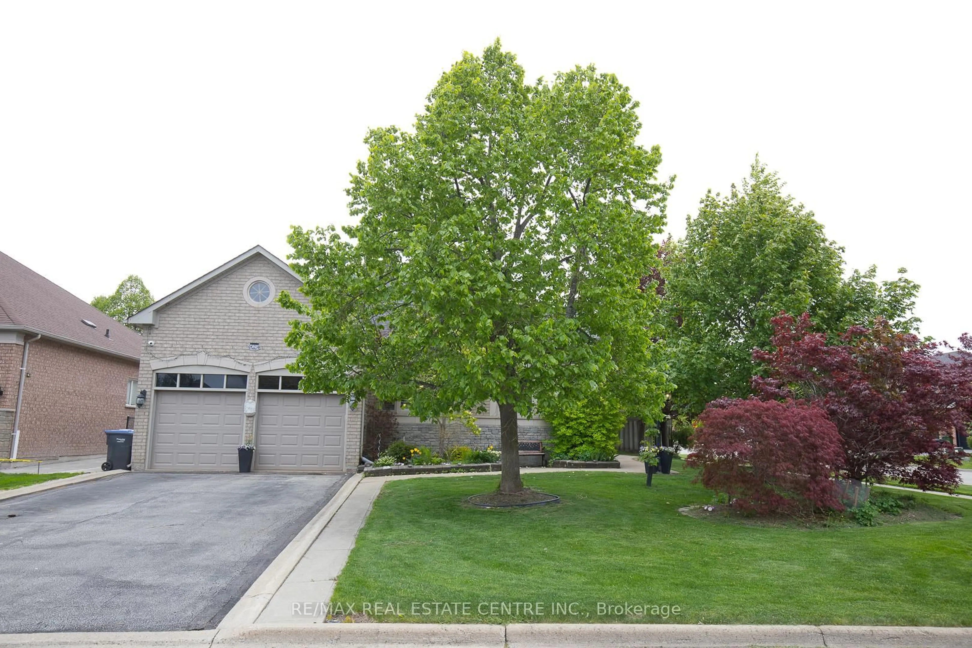 Unknown for 1 Kirkwood Cres, Caledon Ontario L7C 1A5