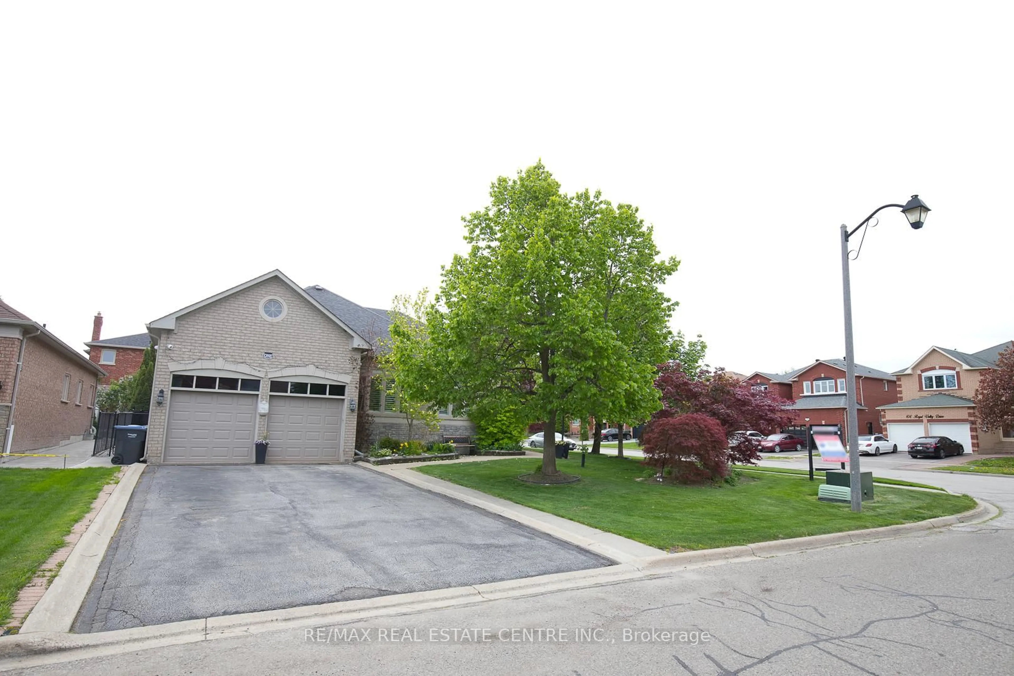 Unknown for 1 Kirkwood Cres, Caledon Ontario L7C 1A5