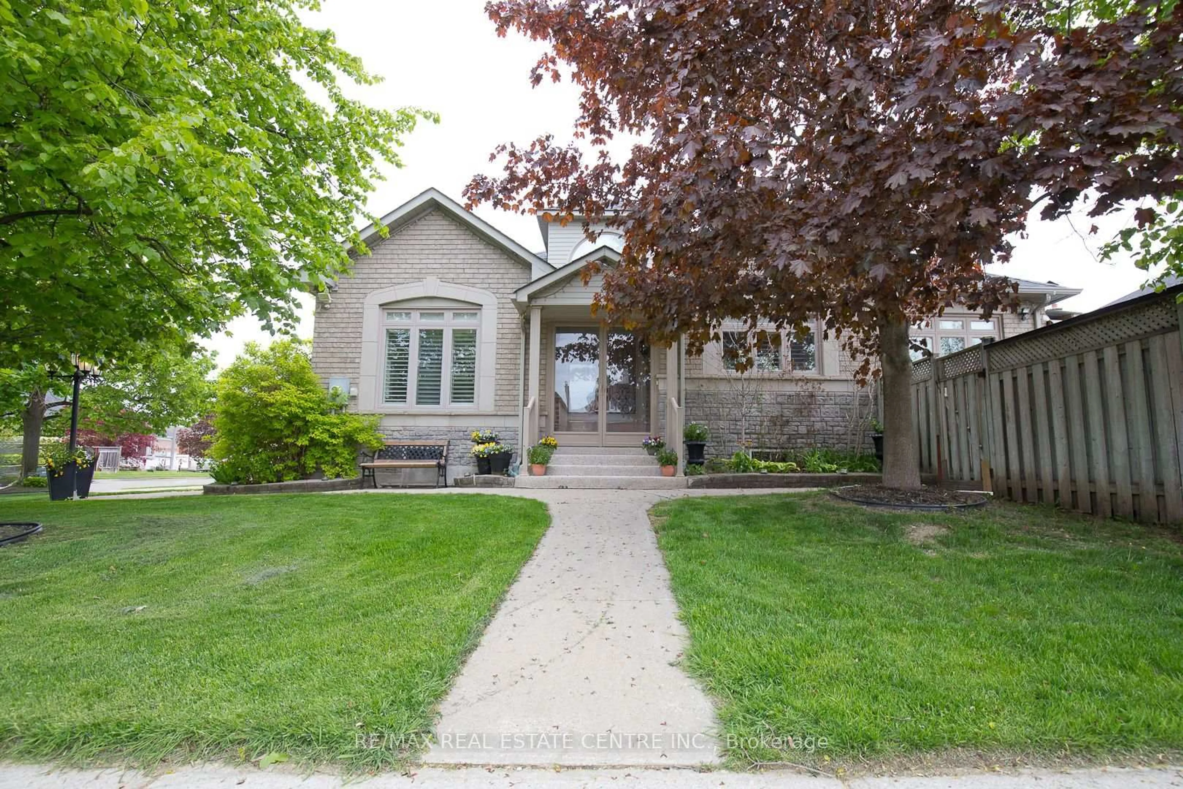 Home with brick exterior material, street for 1 Kirkwood Cres, Caledon Ontario L7C 1A5
