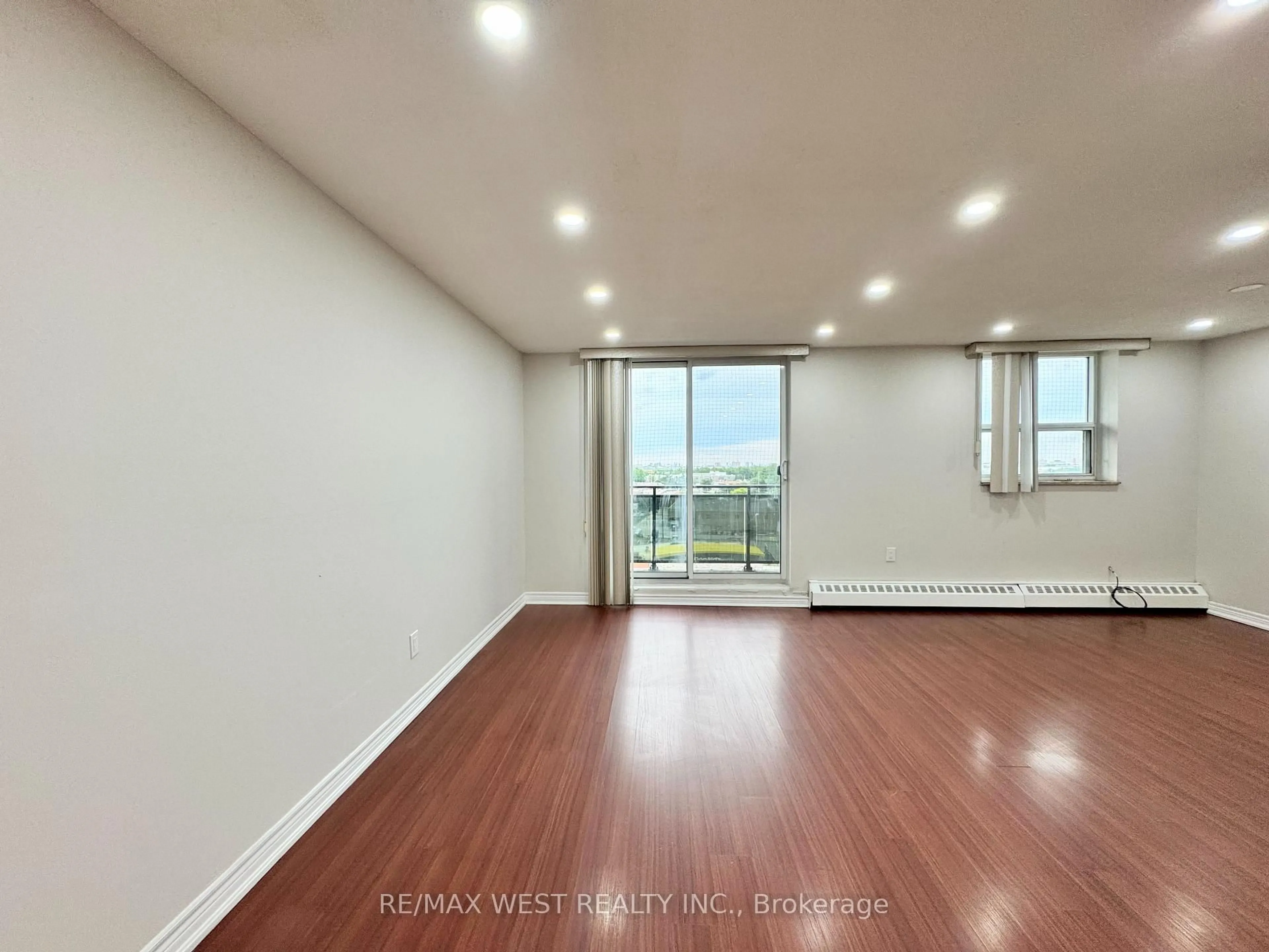 A pic of a room for 3533 Derry Rd #709, Mississauga Ontario L4T 1B1