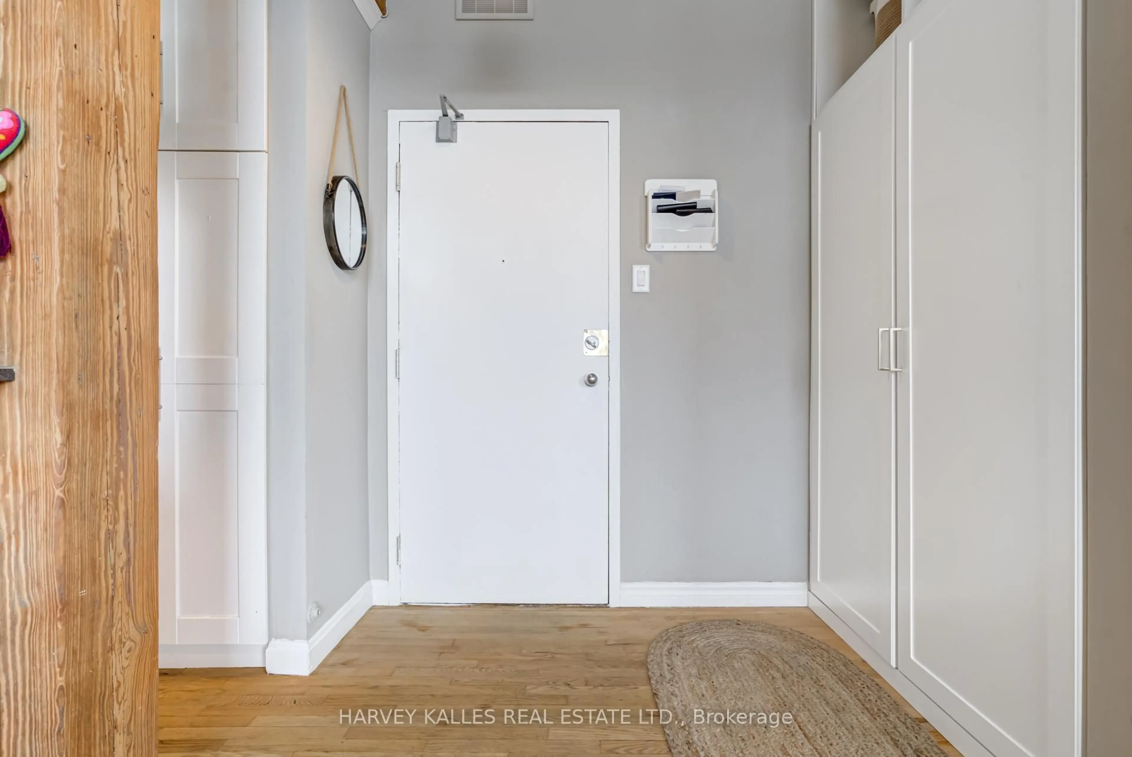 Indoor entryway for 24 Noble St #304, Toronto Ontario M6K 2C8