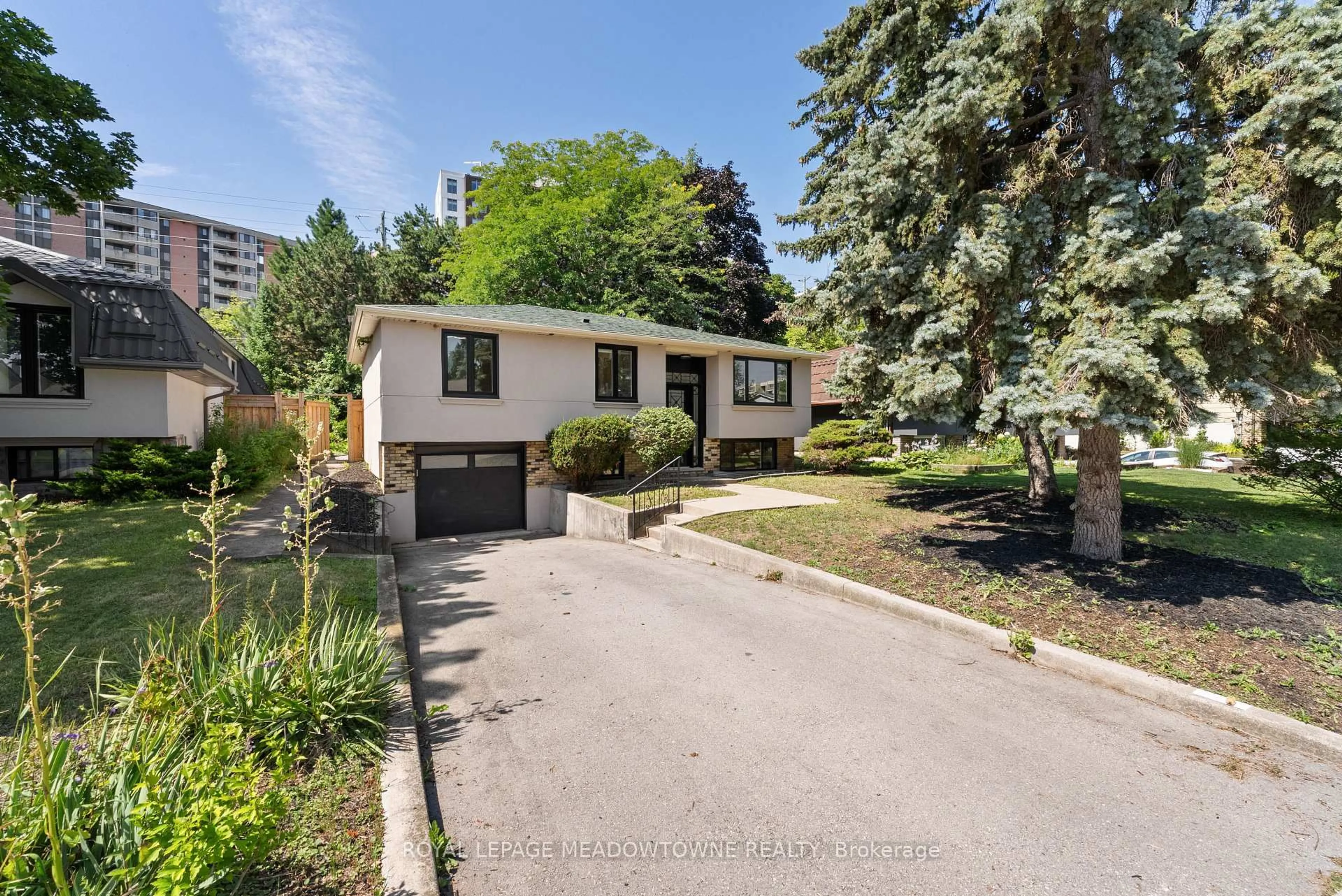 A pic from outside/outdoor area/front of a property/back of a property/a pic from drone, street for 1268 Forest Hill, Oakville Ontario L6H 2C3