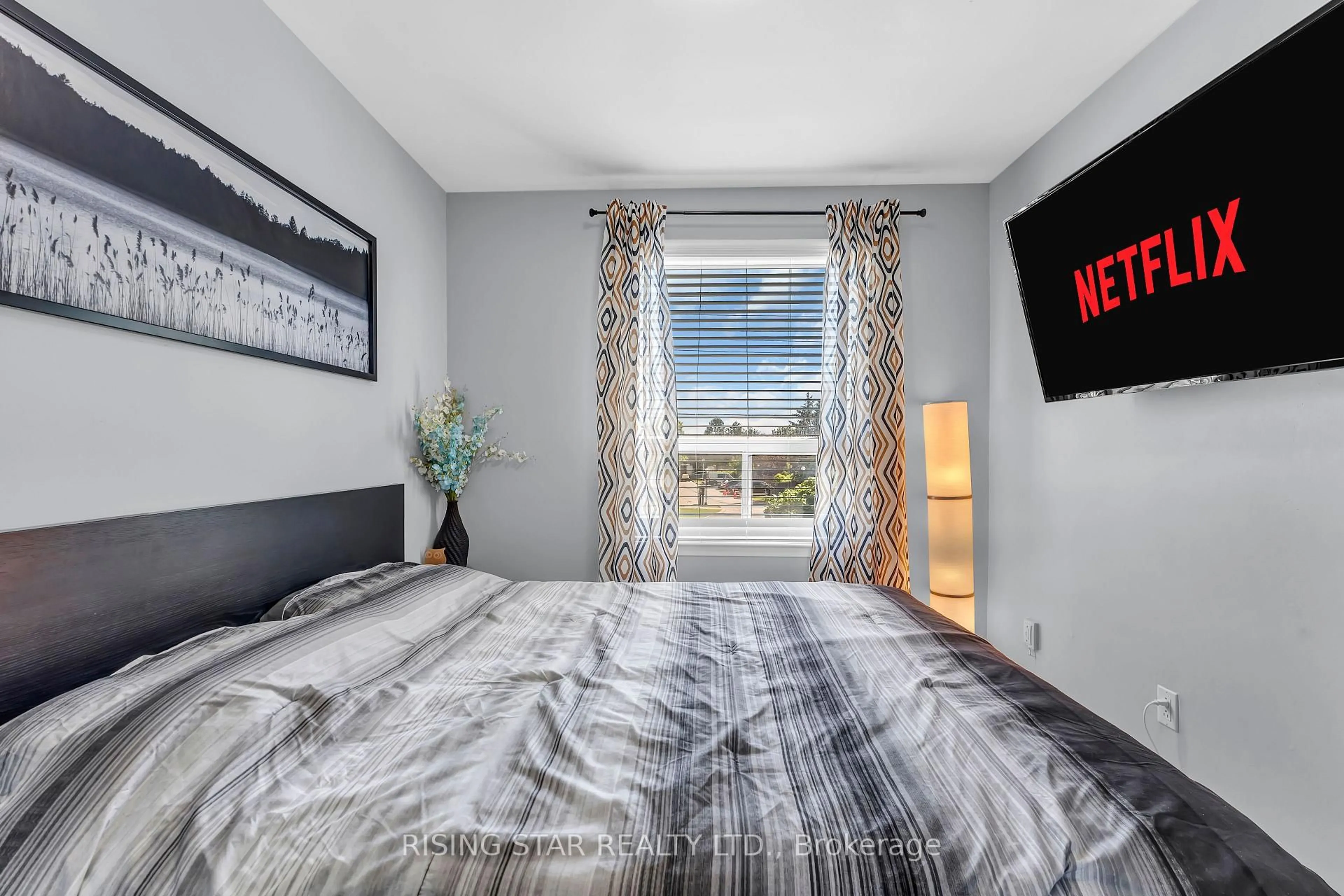 A pic of a room for 7440 GOREWAY Dr #2, Mississauga Ontario L4T 2V2