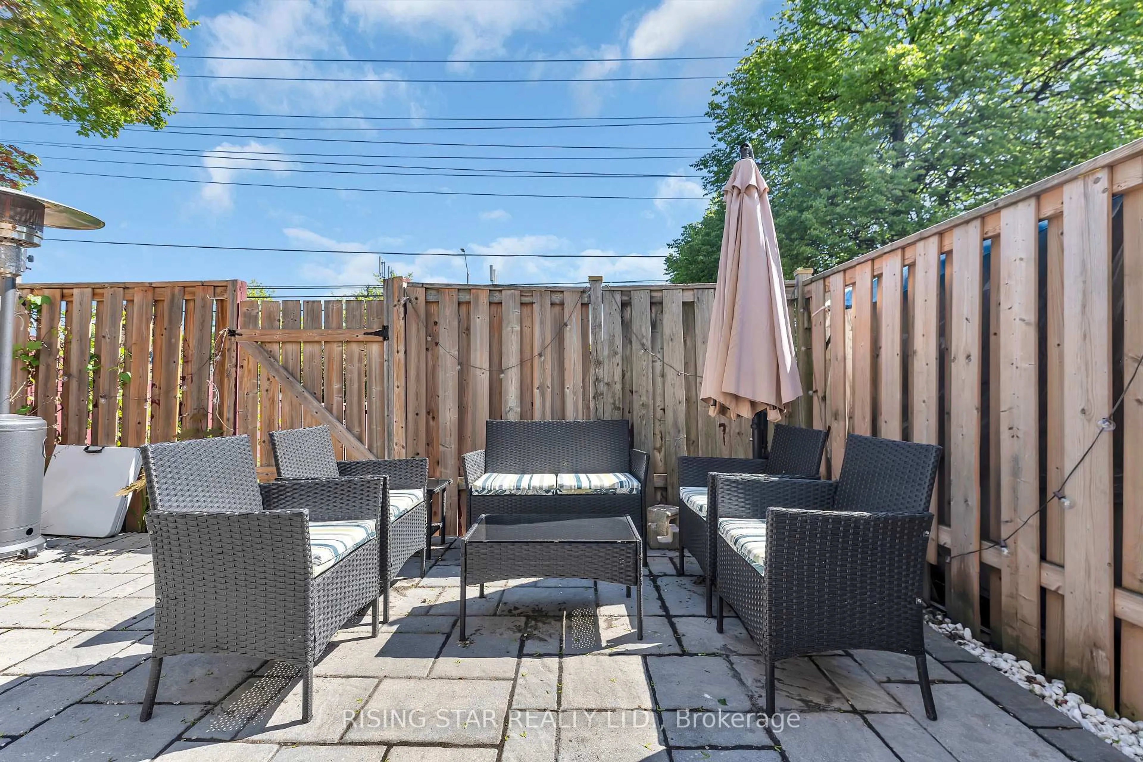 Patio, street for 7440 GOREWAY Dr #2, Mississauga Ontario L4T 2V2