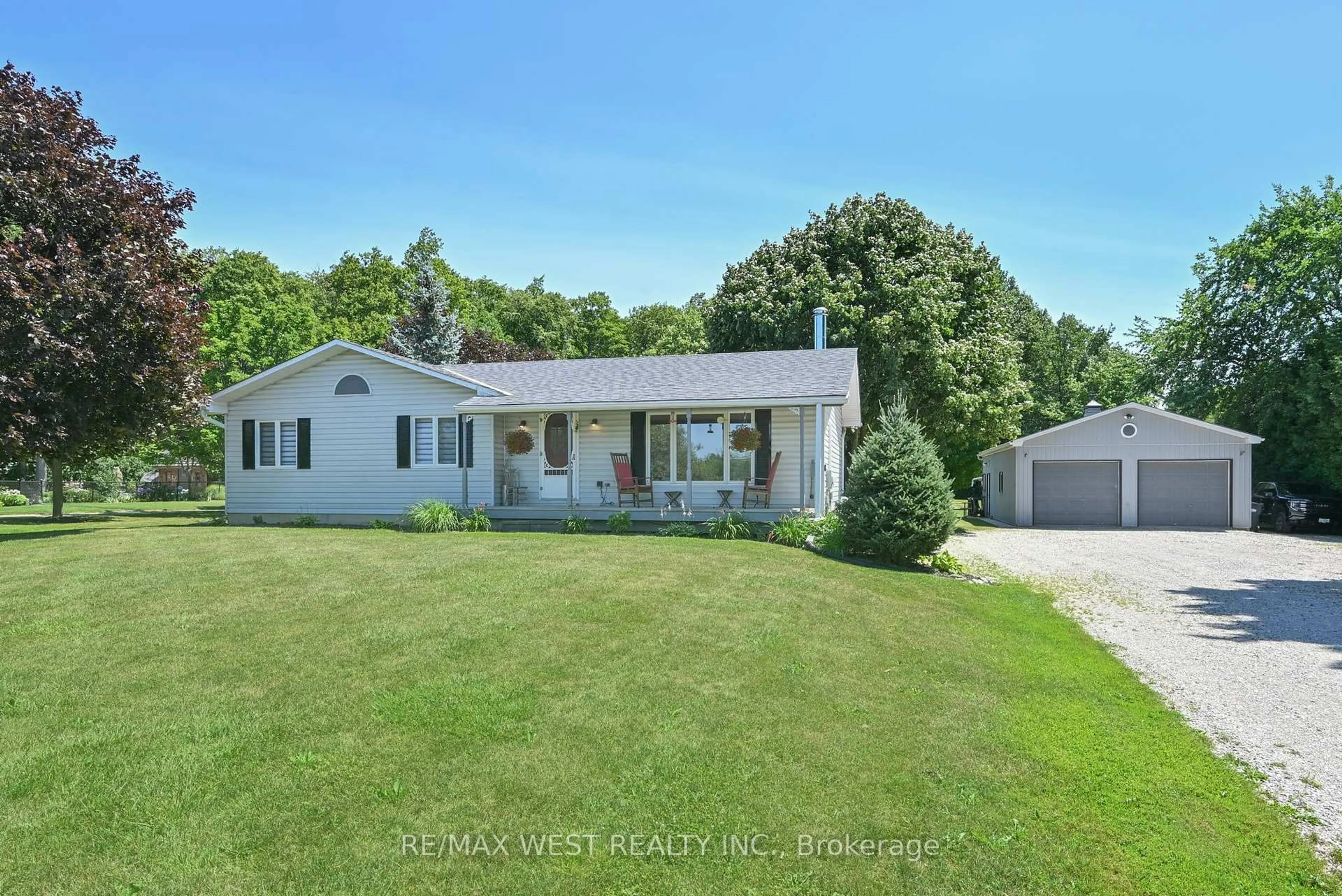 A pic from outside/outdoor area/front of a property/back of a property/a pic from drone, unknown for 5775 Boston Mills Rd, Caledon Ontario L7C 0P1