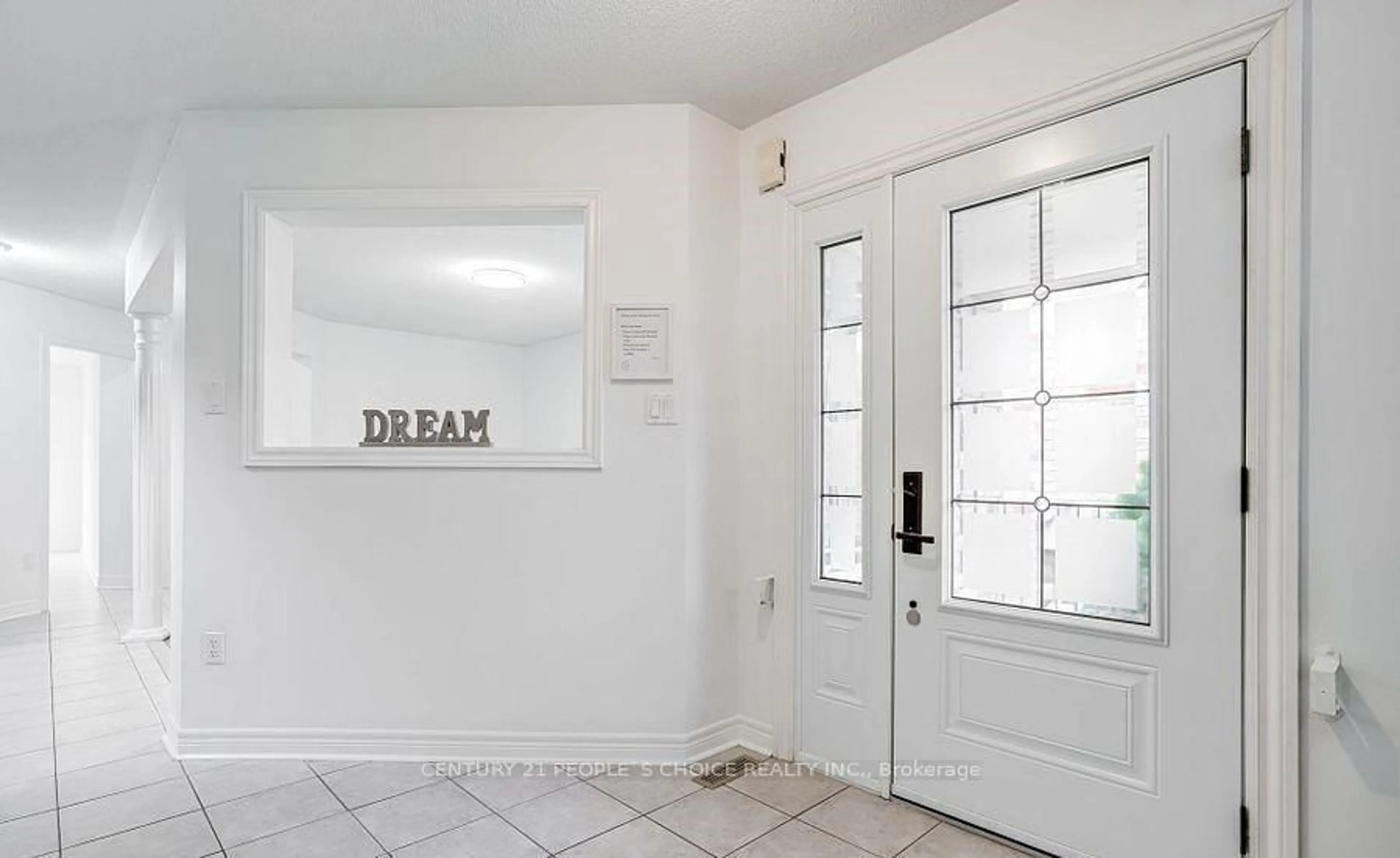 Indoor entryway for 3744 Althorpe Circ, Mississauga Ontario L5N 7G4