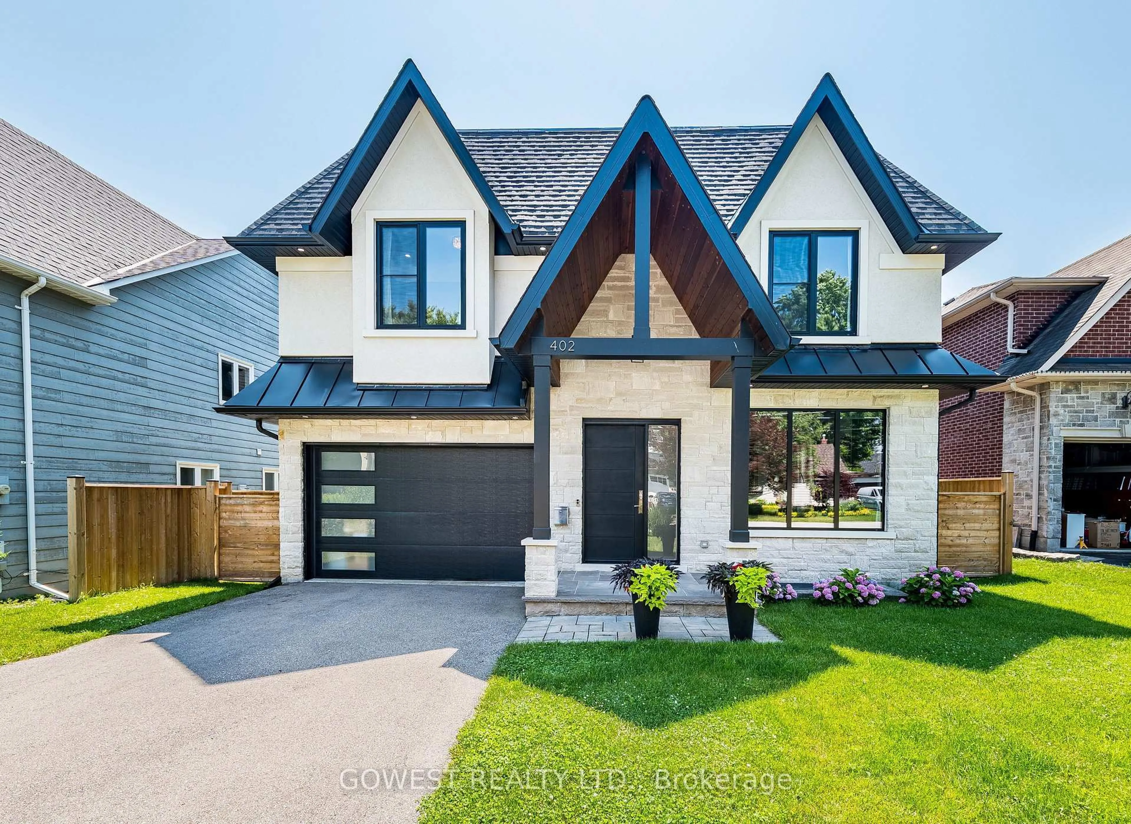 Home with brick exterior material, street for 402 Niar Ave, Mississauga Ontario L5G 1W3