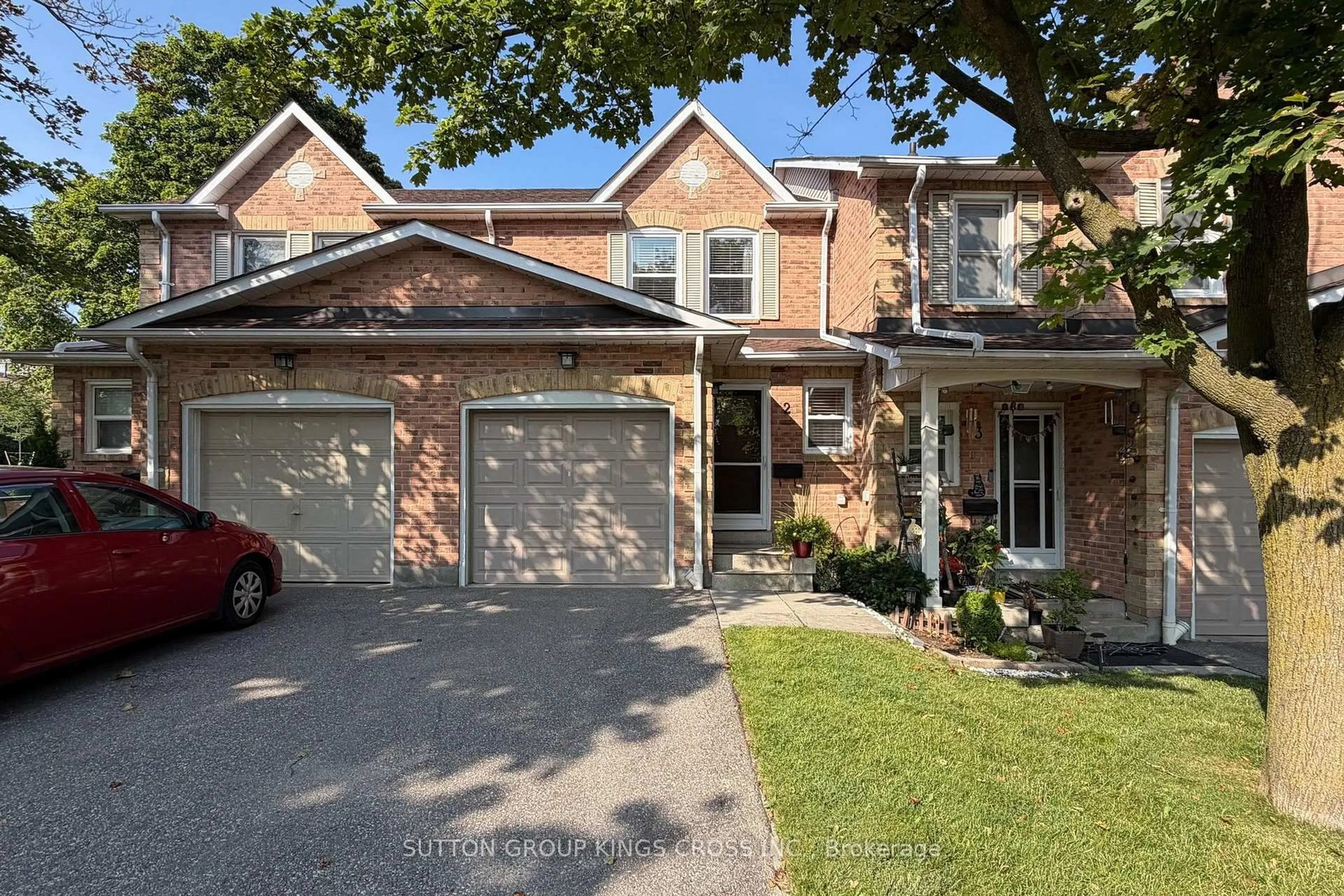 Home with brick exterior material, street for 2575 Parmeer Dr #2, Mississauga Ontario L5C 2Y3
