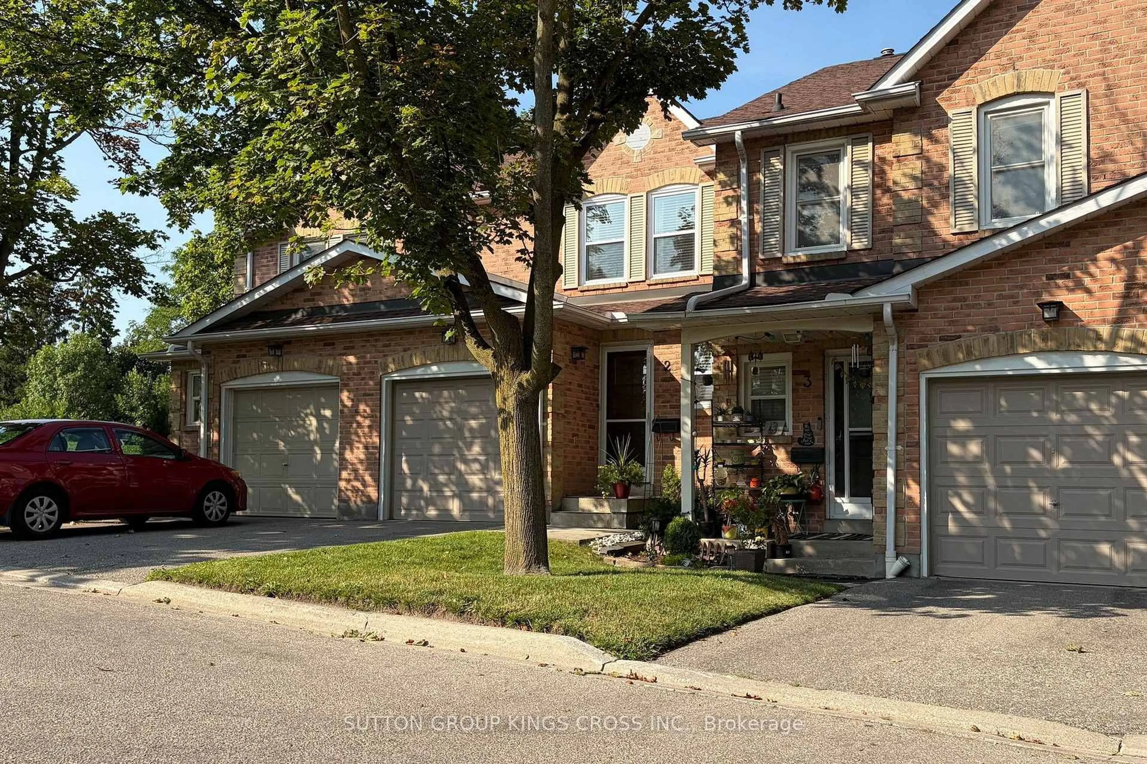 Home with brick exterior material, street for 2575 Parmeer Dr #2, Mississauga Ontario L5C 2Y3