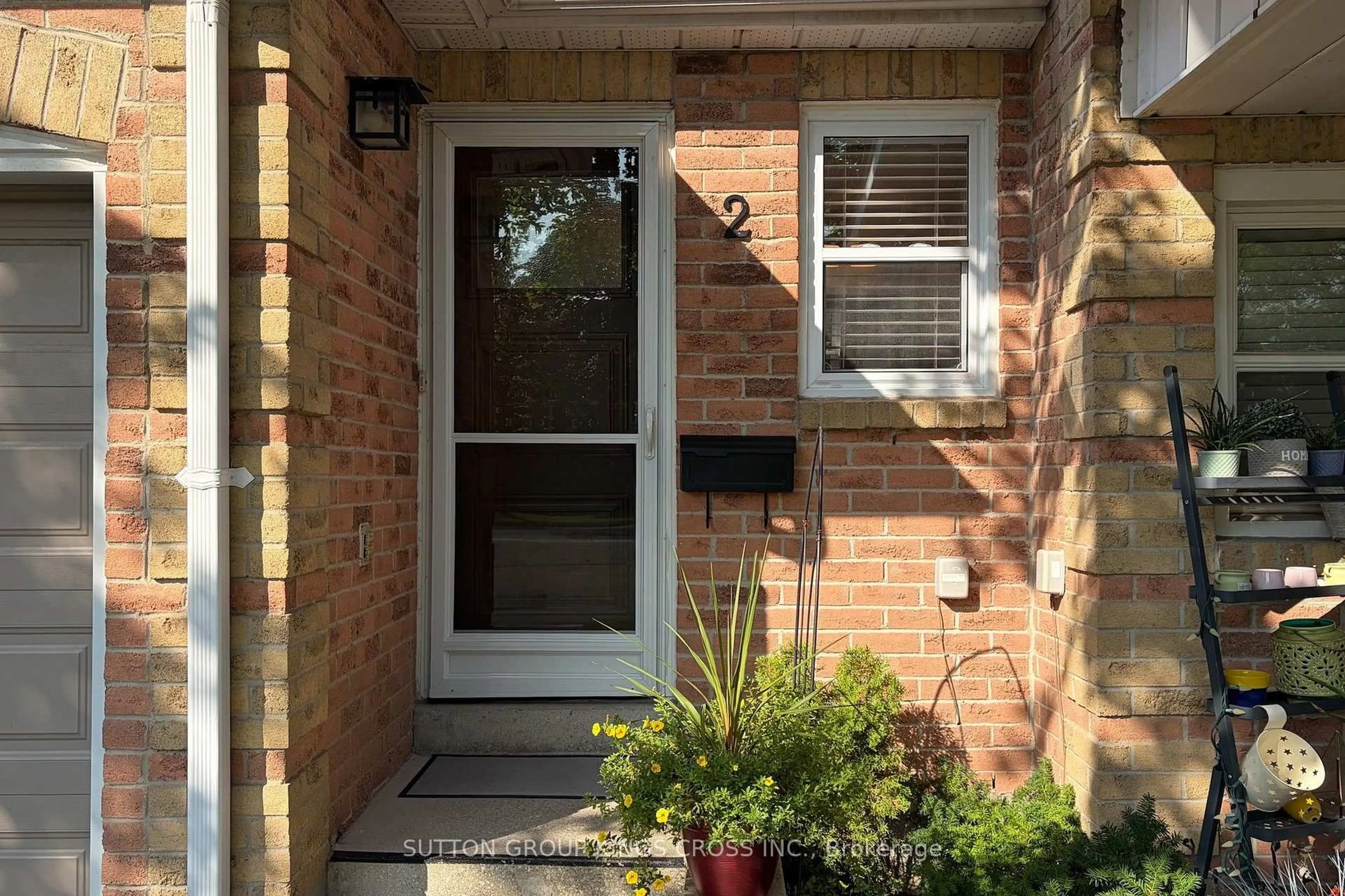Unknown for 2575 Parmeer Dr #2, Mississauga Ontario L5C 2Y3