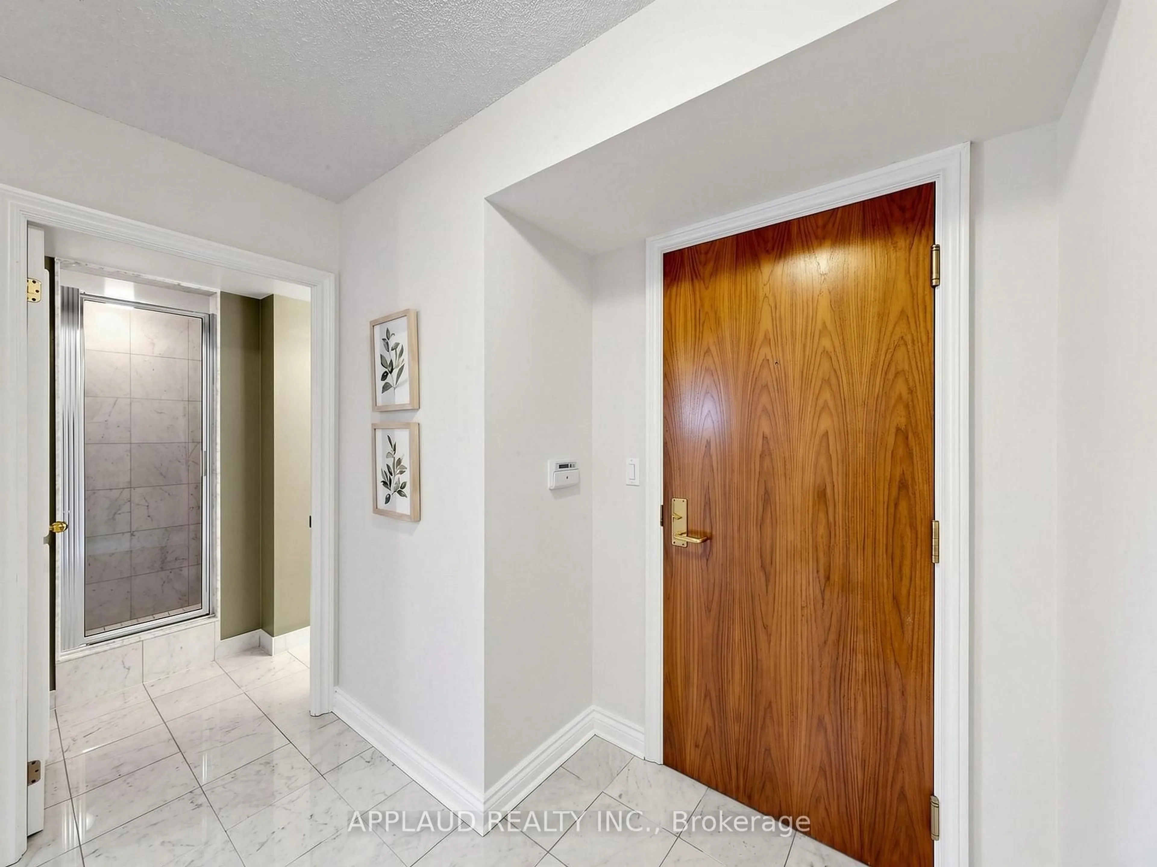 Indoor entryway for 1 Palace Pier Crt #2604, Toronto Ontario M8V 3W9