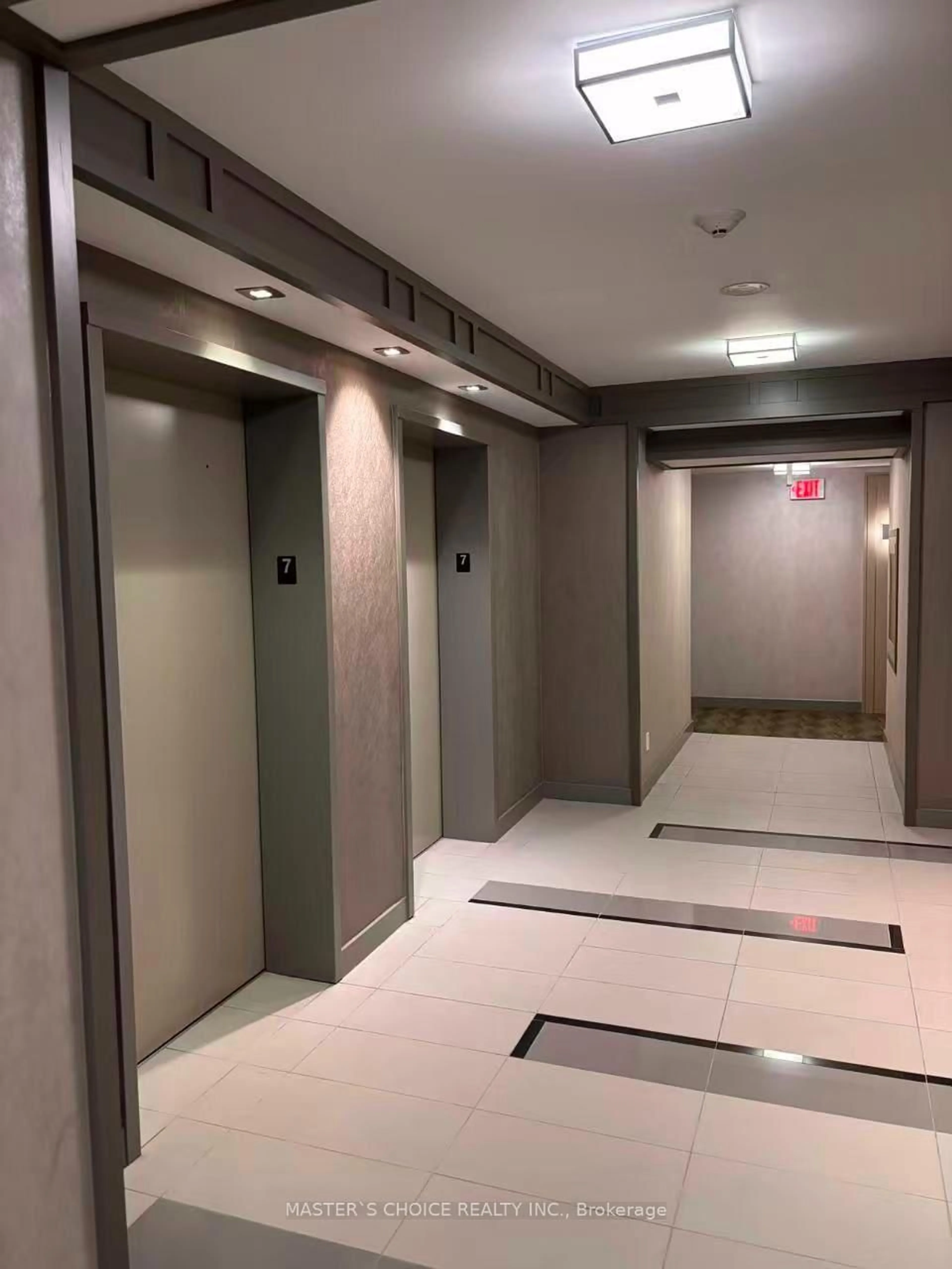 Indoor foyer for 56 Annie Craig Dr #704, Toronto Ontario M8V 0C4
