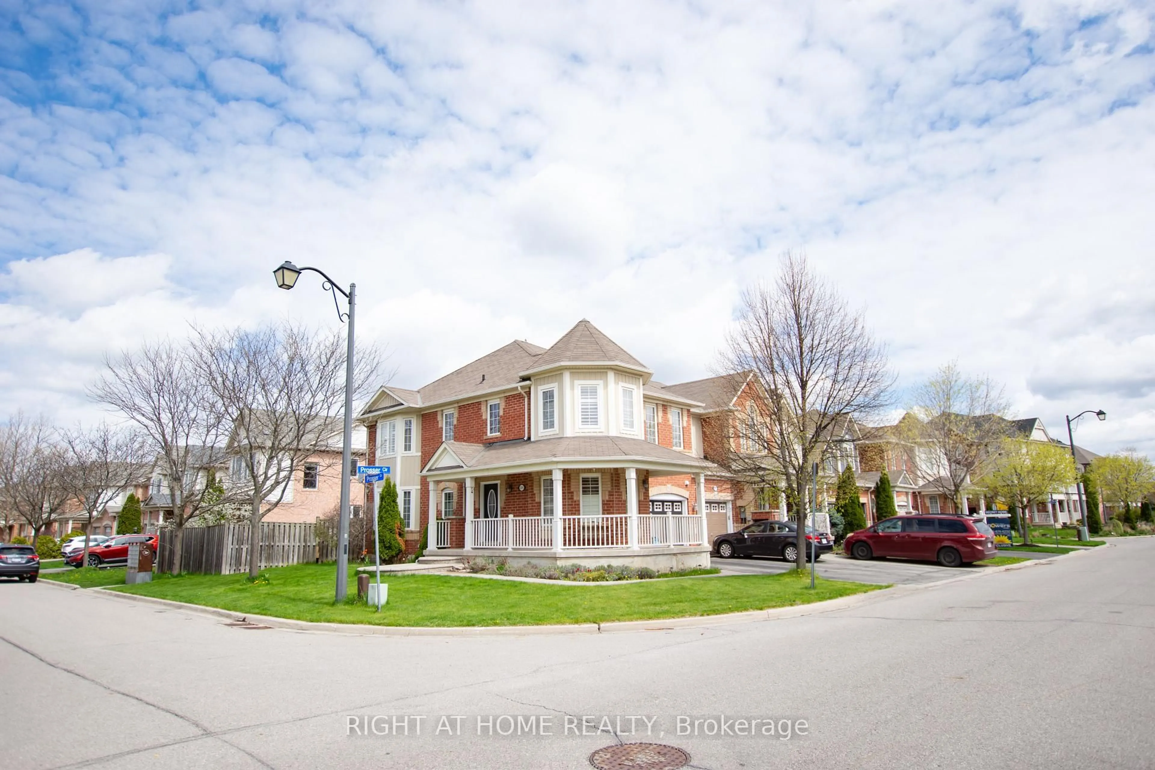 A pic from outside/outdoor area/front of a property/back of a property/a pic from drone, street for 221 Prosser Circ, Milton Ontario L9T 0P6