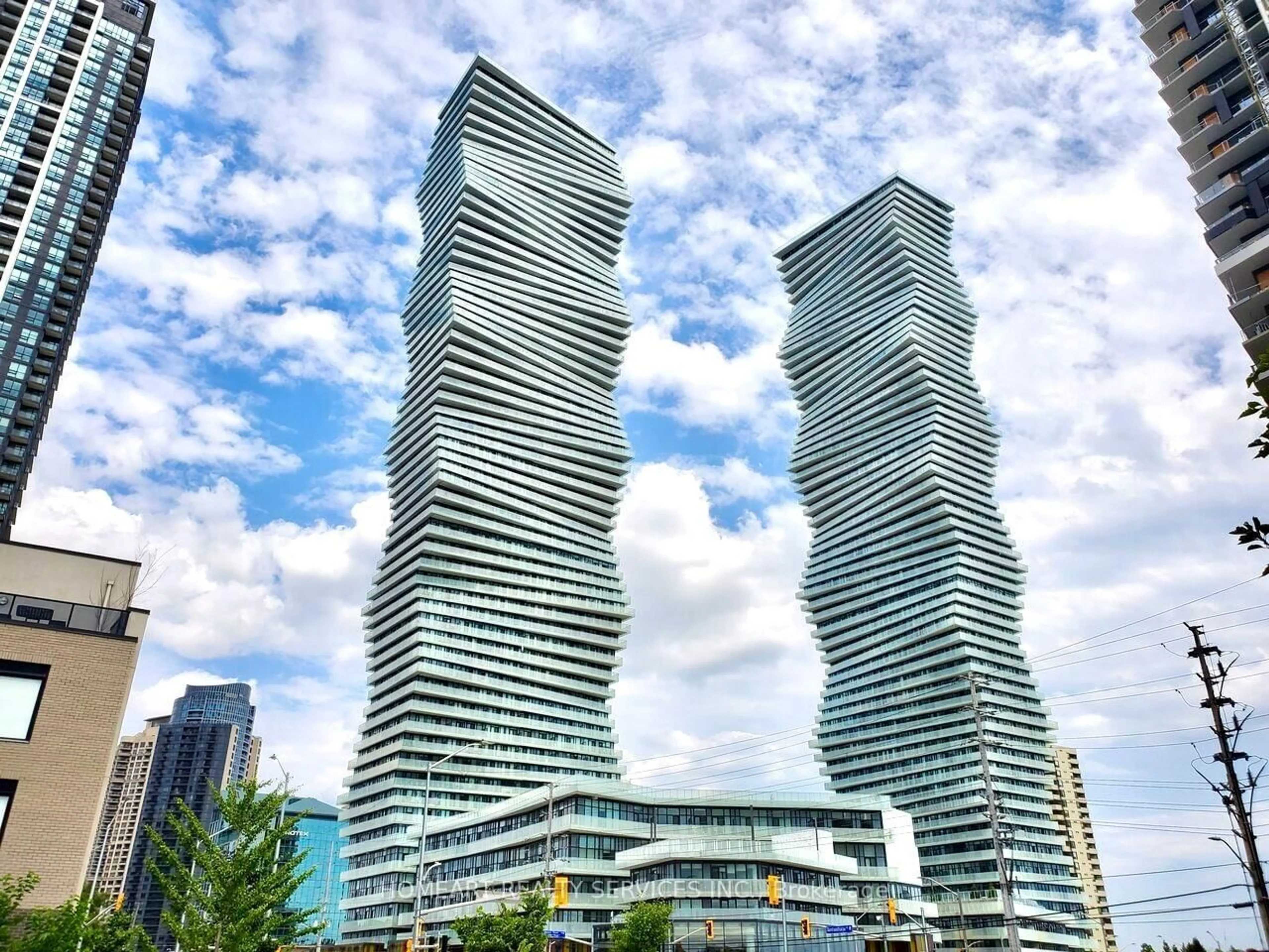 Blurry image for 3900 Confederation Pkwy #309, Mississauga Ontario L5B 0M3