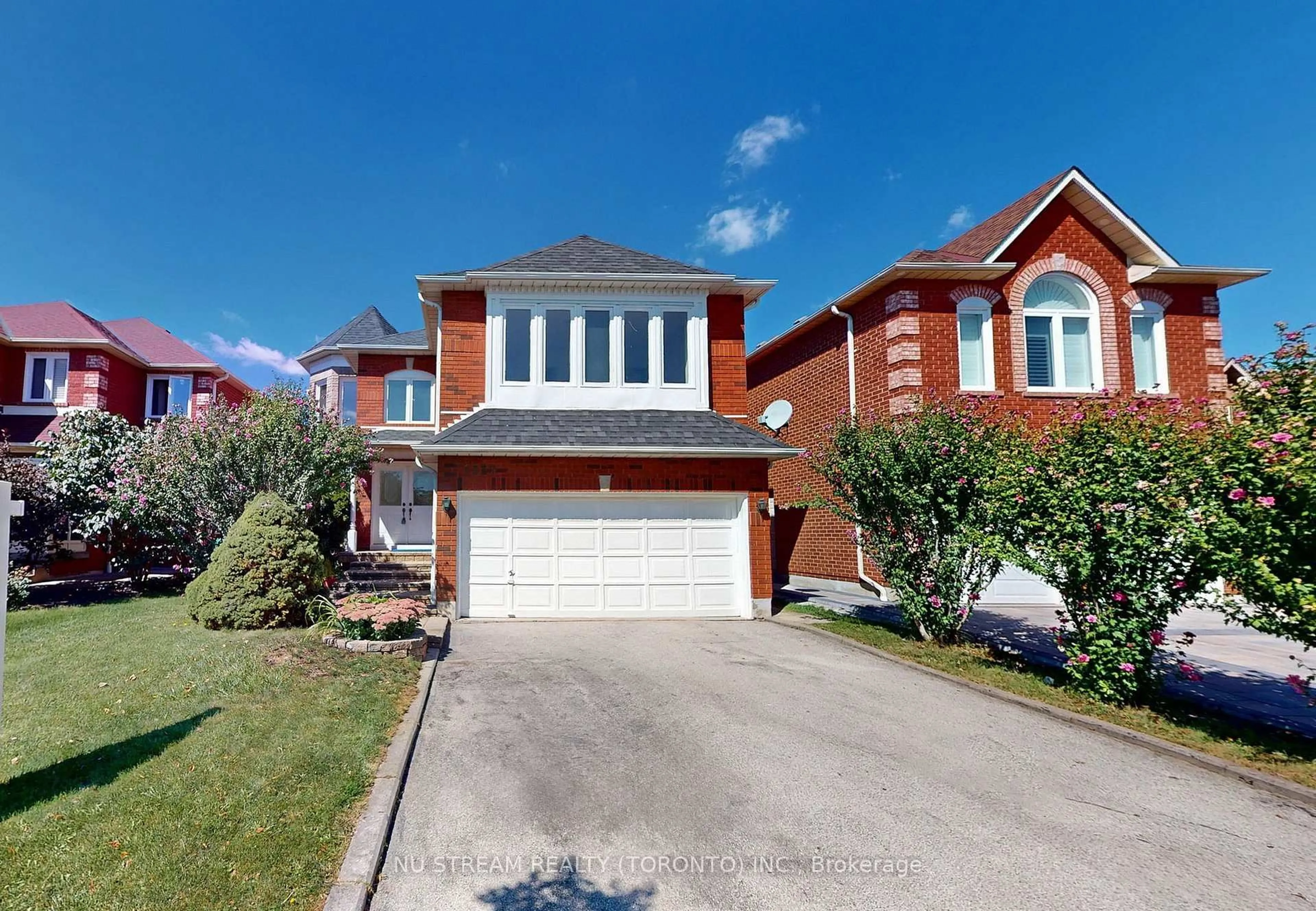 Home with brick exterior material, street for 1337 Daniel Creek Rd, Mississauga Ontario L5V 1V3