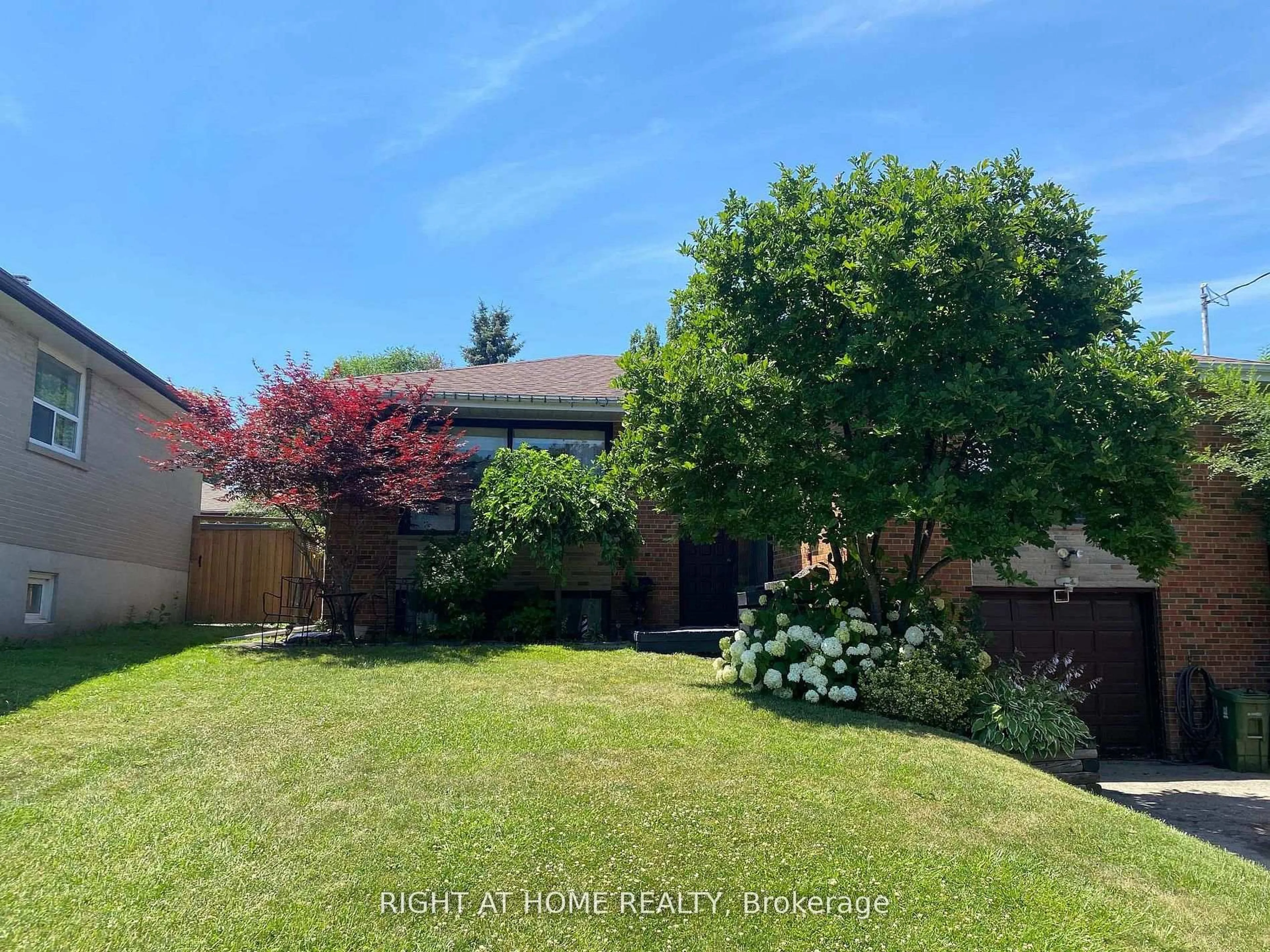 A pic from outside/outdoor area/front of a property/back of a property/a pic from drone, unknown for 68 Barford Rd, Toronto Ontario M9W 4H6