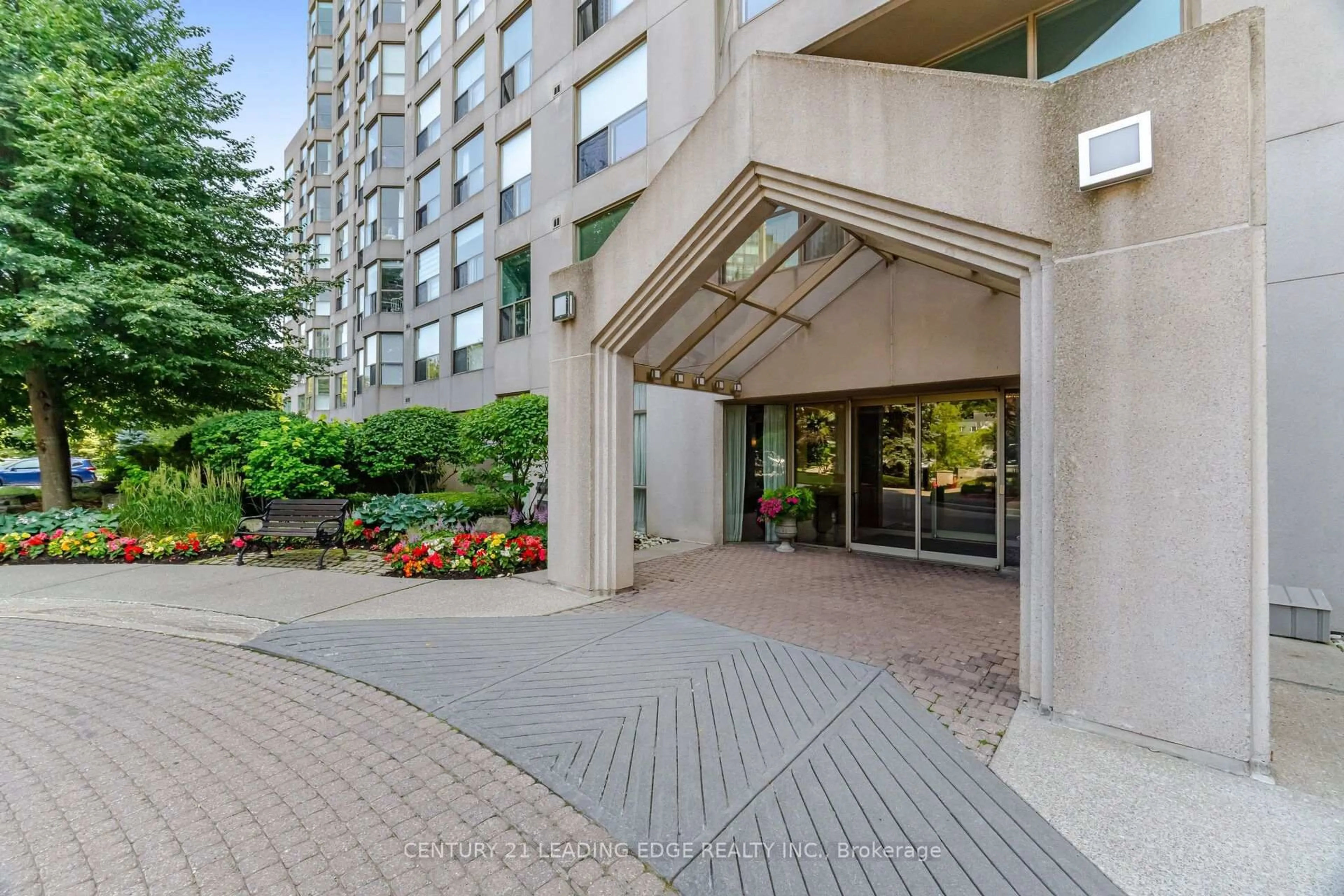 Indoor foyer for 1700 The College Way #202, Mississauga Ontario L5L 4M2
