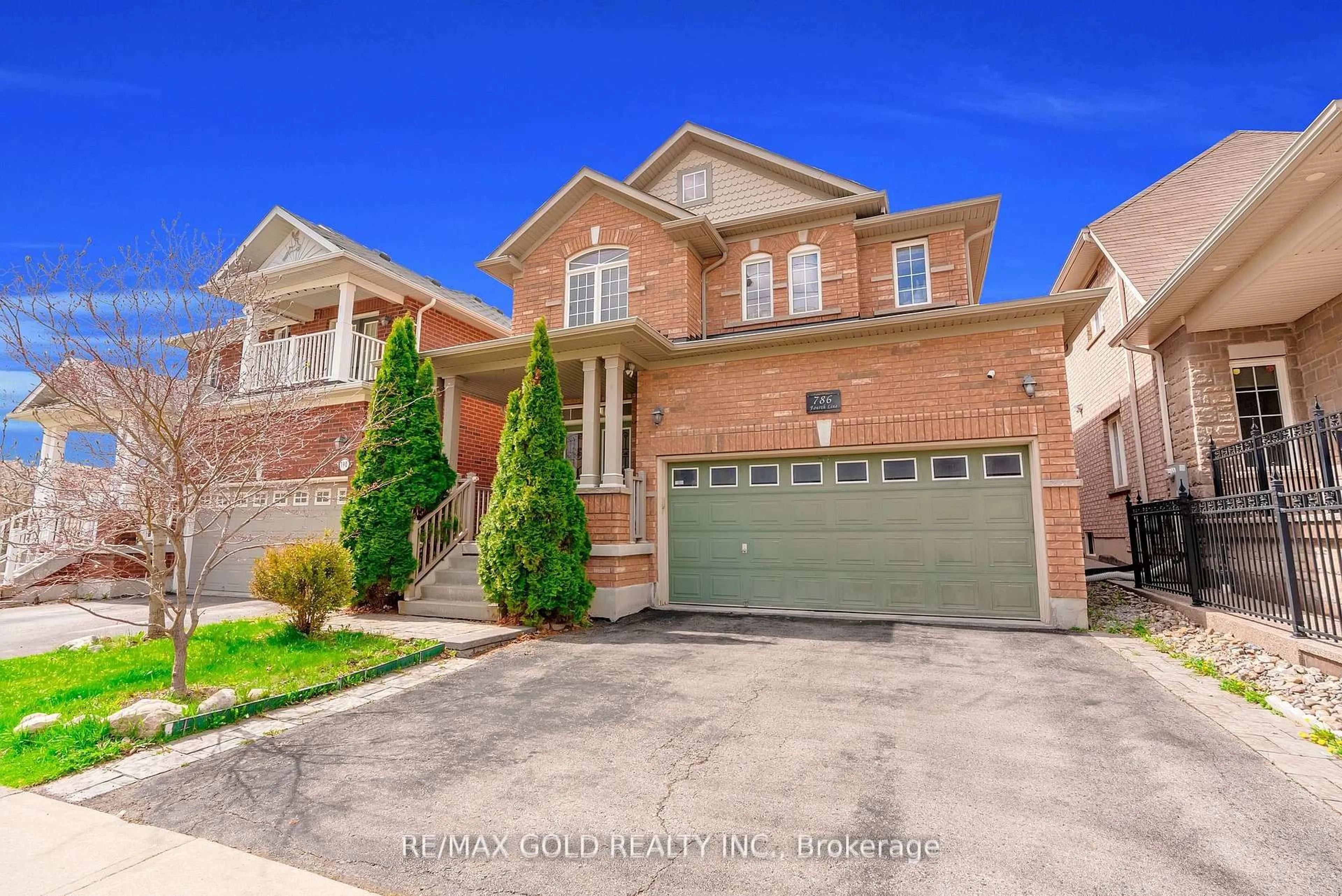 Home with brick exterior material, street for 786 Fourth Line, Milton Ontario L9T 7E4