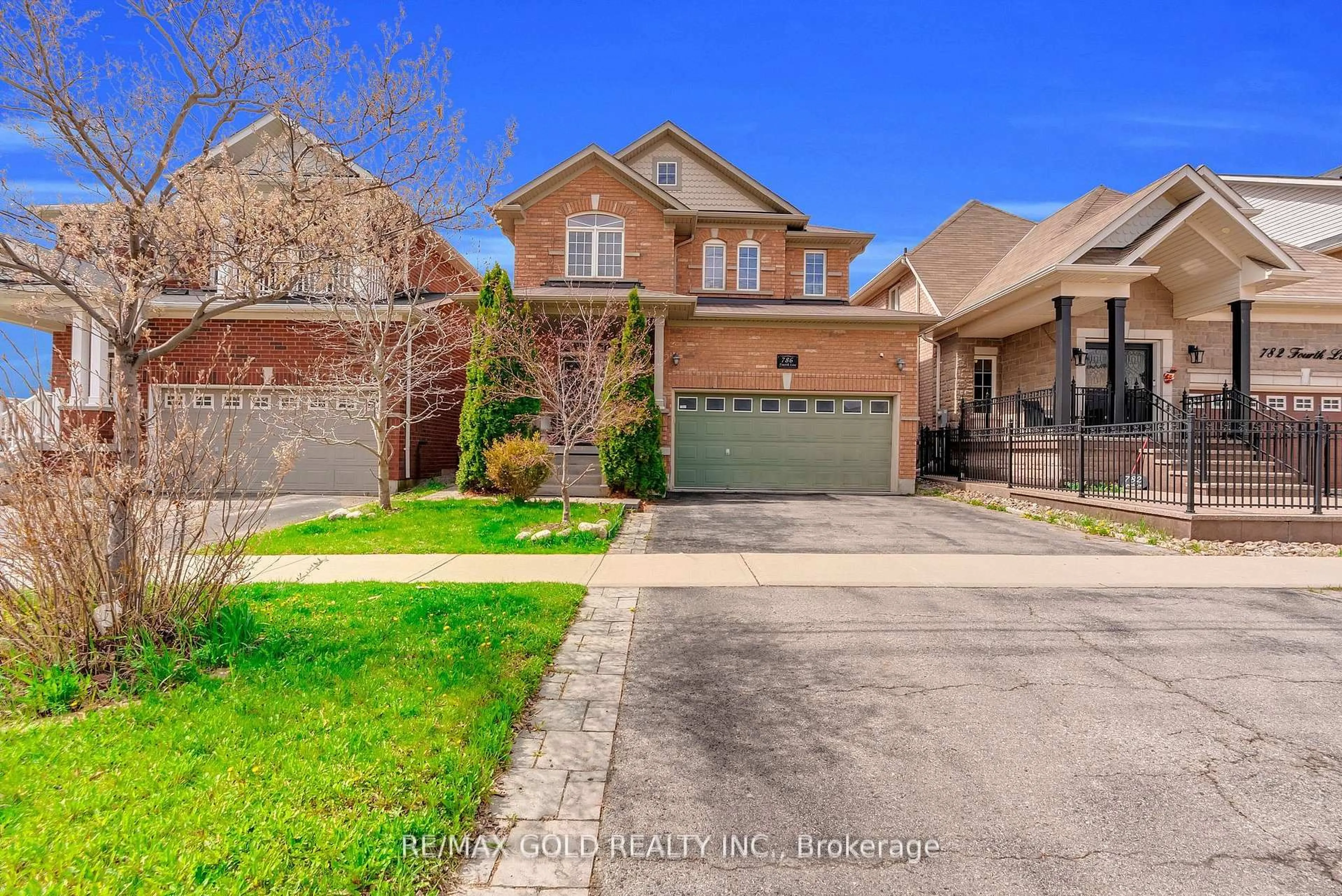 Home with brick exterior material, street for 786 Fourth Line, Milton Ontario L9T 7E4