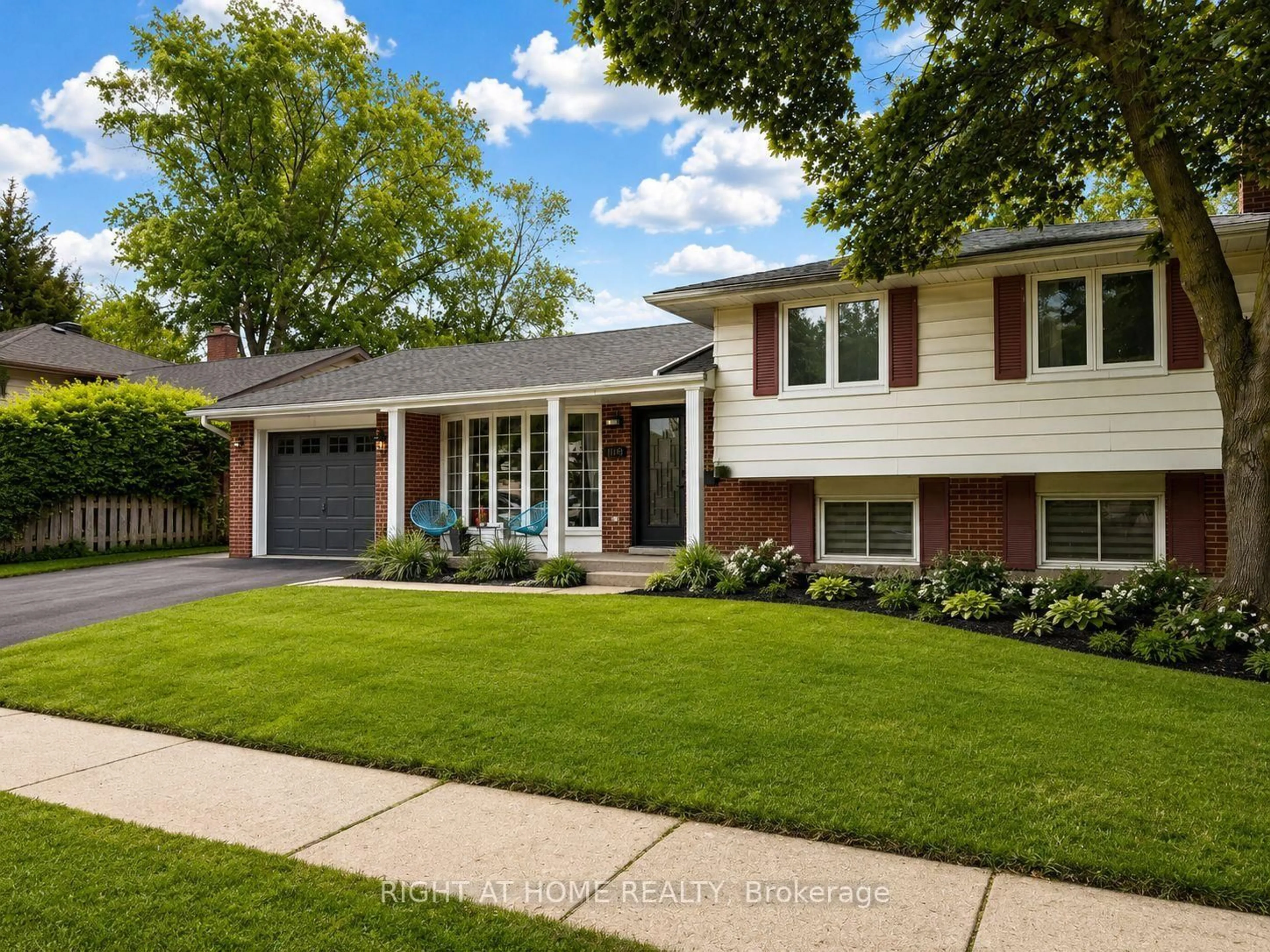 Home with brick exterior material, street for 4440 Cosburn Cres, Burlington Ontario L7L 1S5