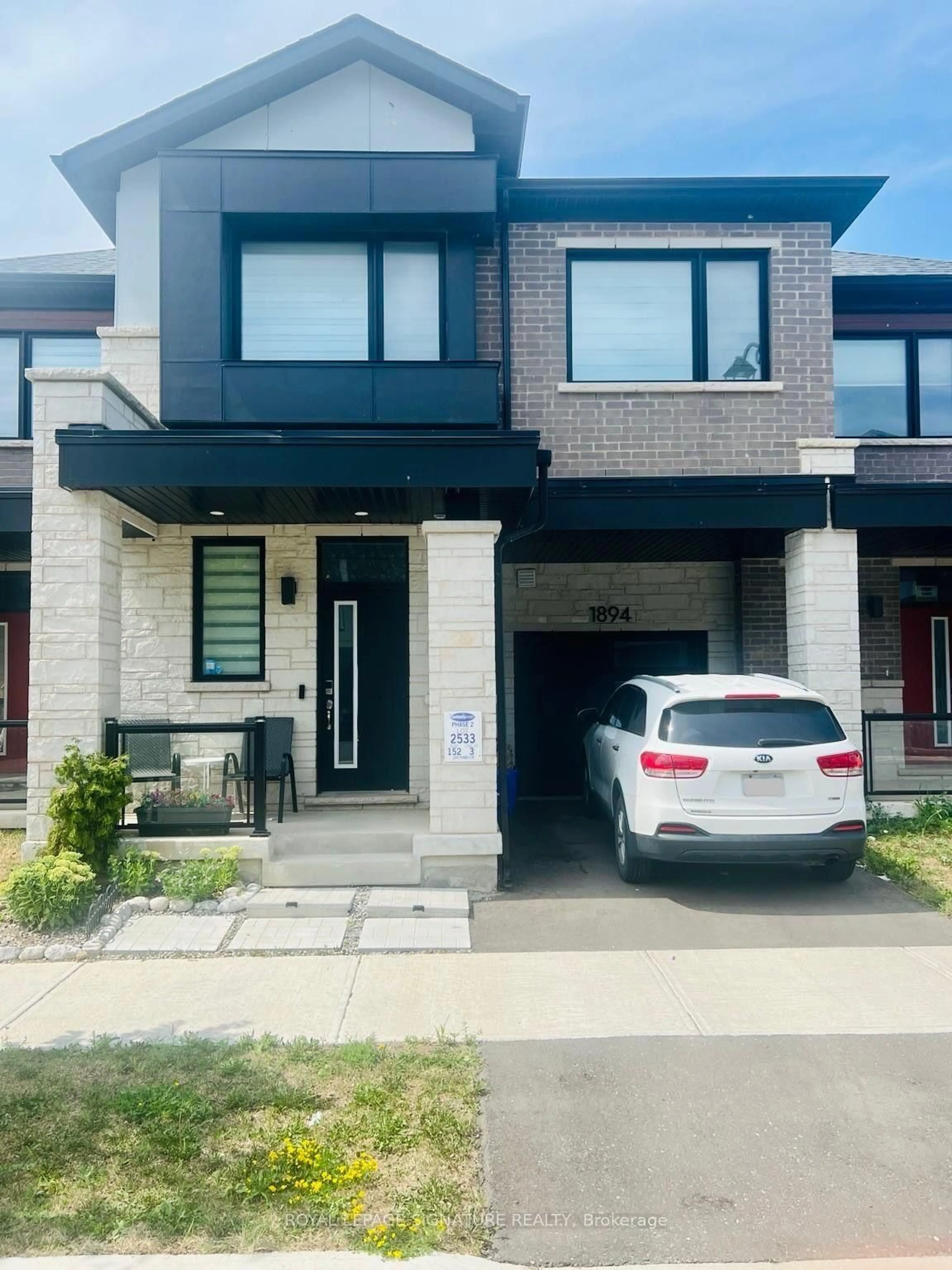 Home with brick exterior material, street for 1894 Thames Circ, Milton Ontario L9E 1Y9