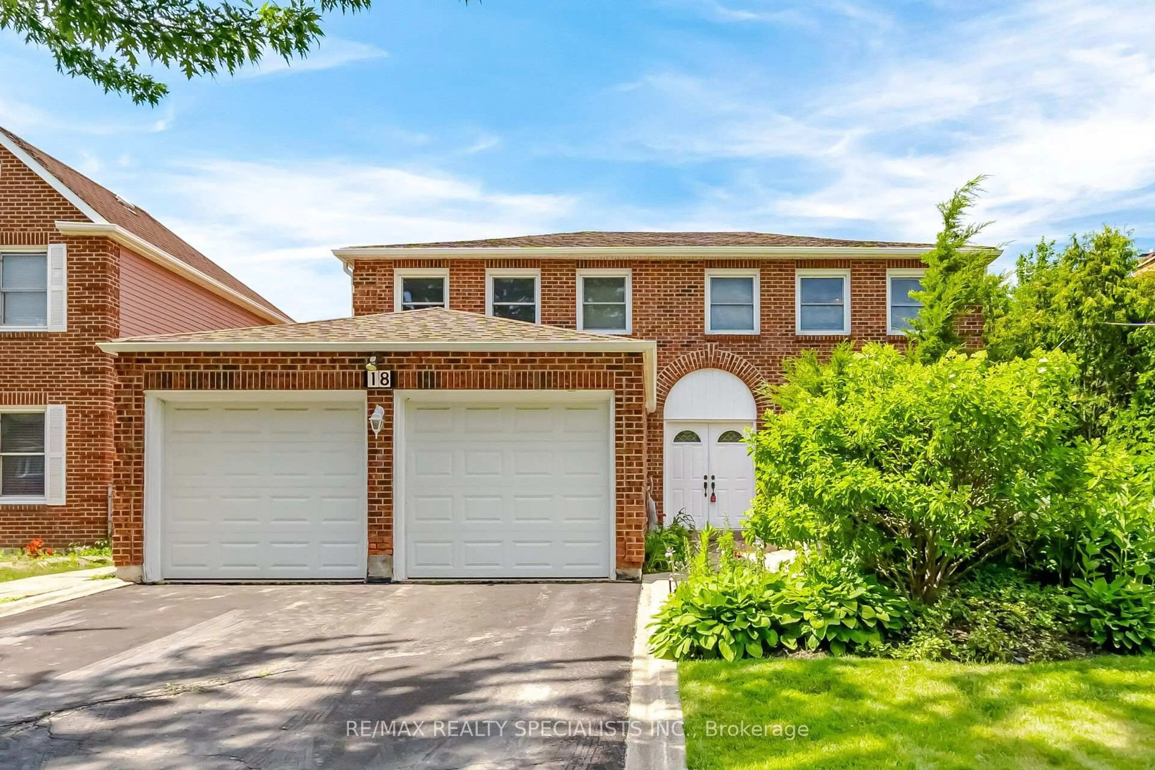 Home with brick exterior material, street for 18 Jill Cres, Brampton Ontario L6S 3J2