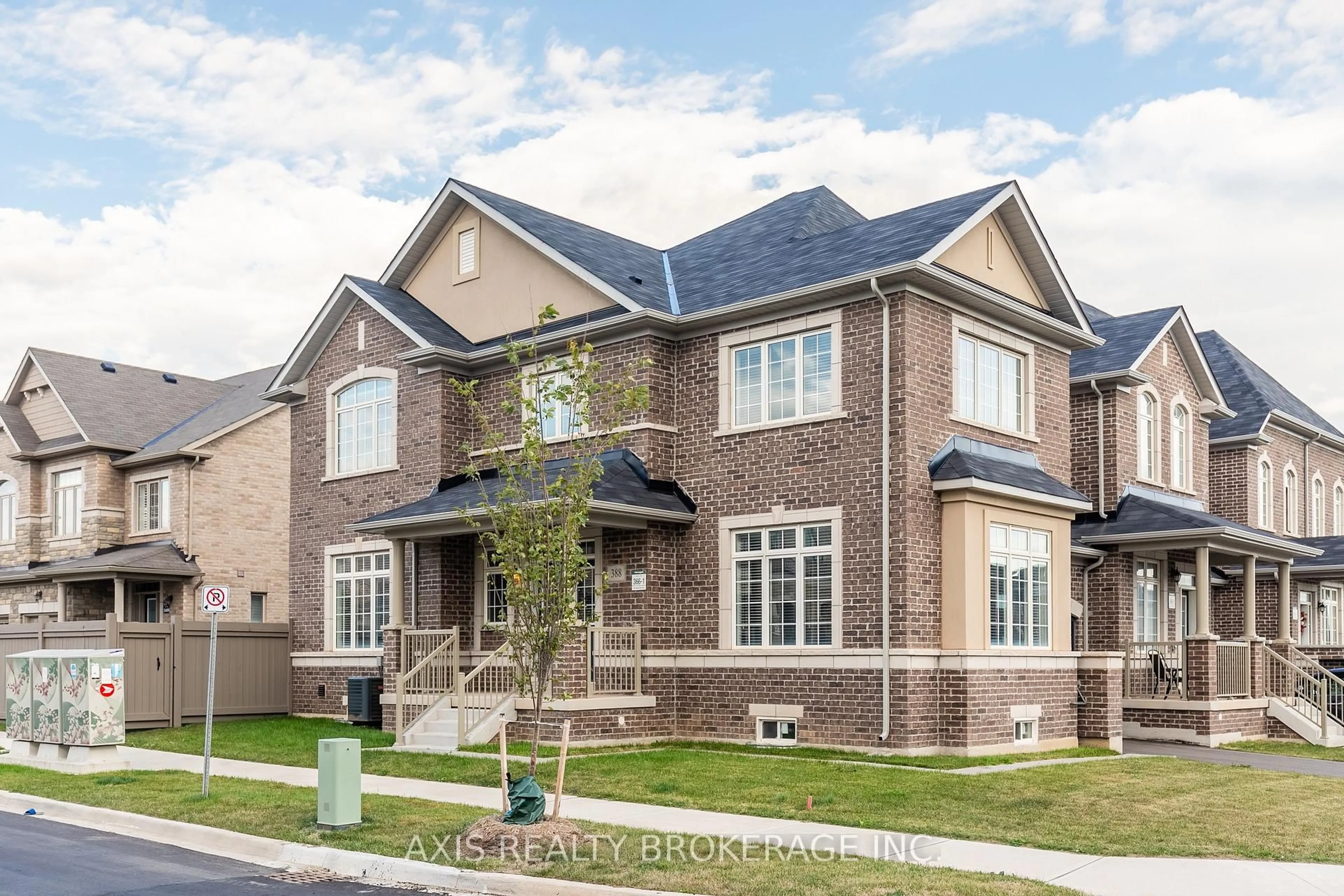 Home with brick exterior material, street for 388 Grindstone Tr, Oakville Ontario L6H 0S1