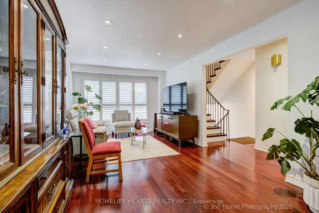 625 Rathburn Rd #32, Toronto 5