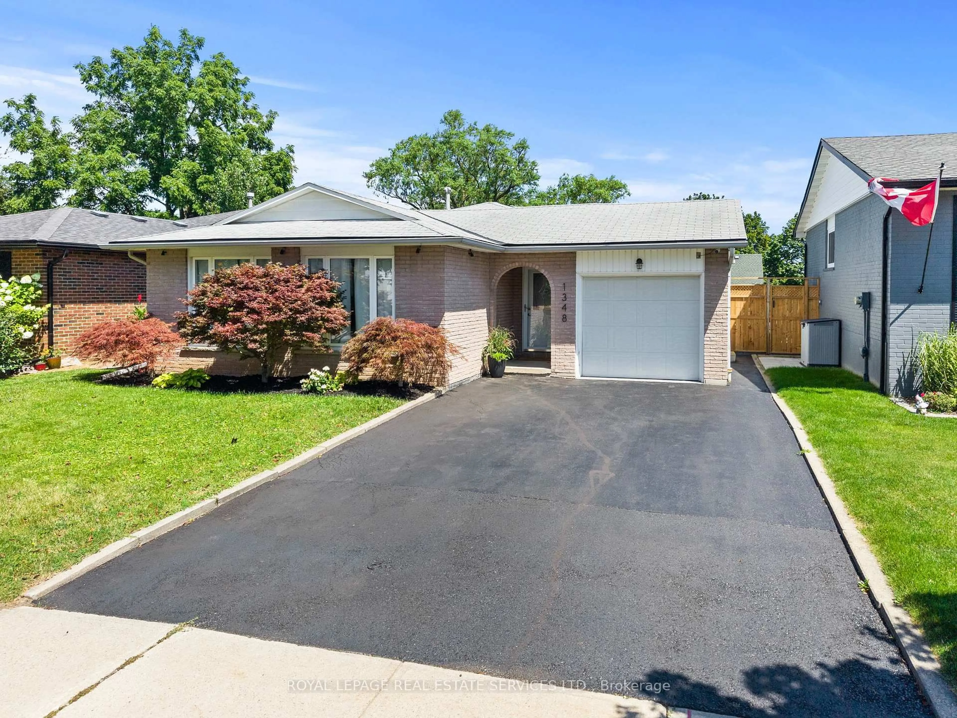 Home with vinyl exterior material, street for 1348 Janina Blvd, Burlington Ontario L7P 1K6