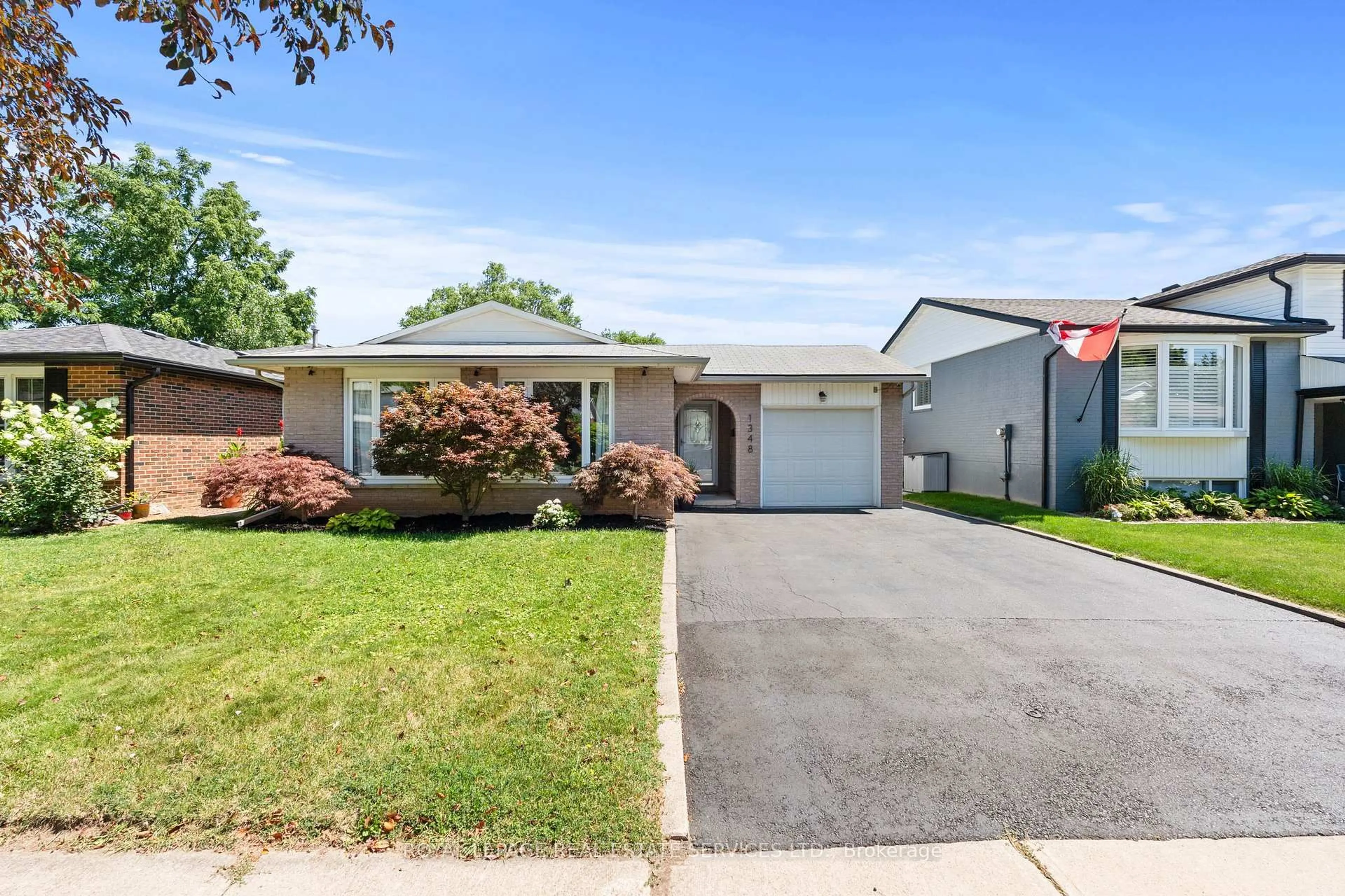 Home with vinyl exterior material, street for 1348 Janina Blvd, Burlington Ontario L7P 1K6