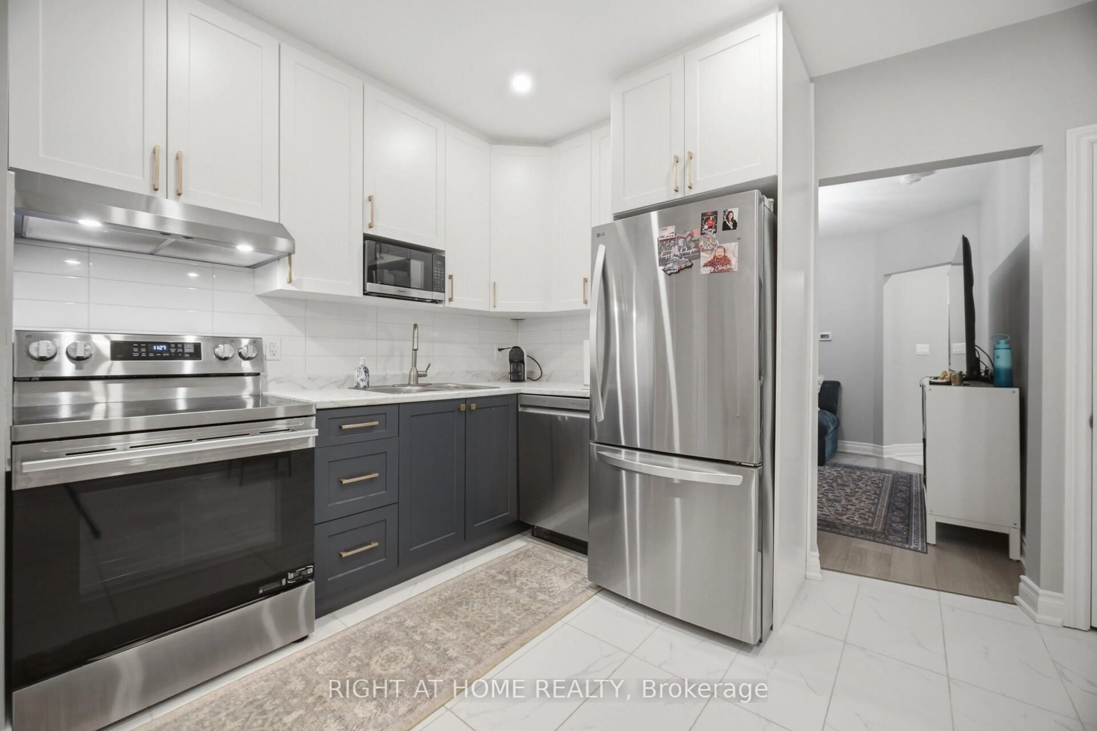 Standard kitchen, unknown for 20 Rockwell Ave, Toronto Ontario M6N 1N5