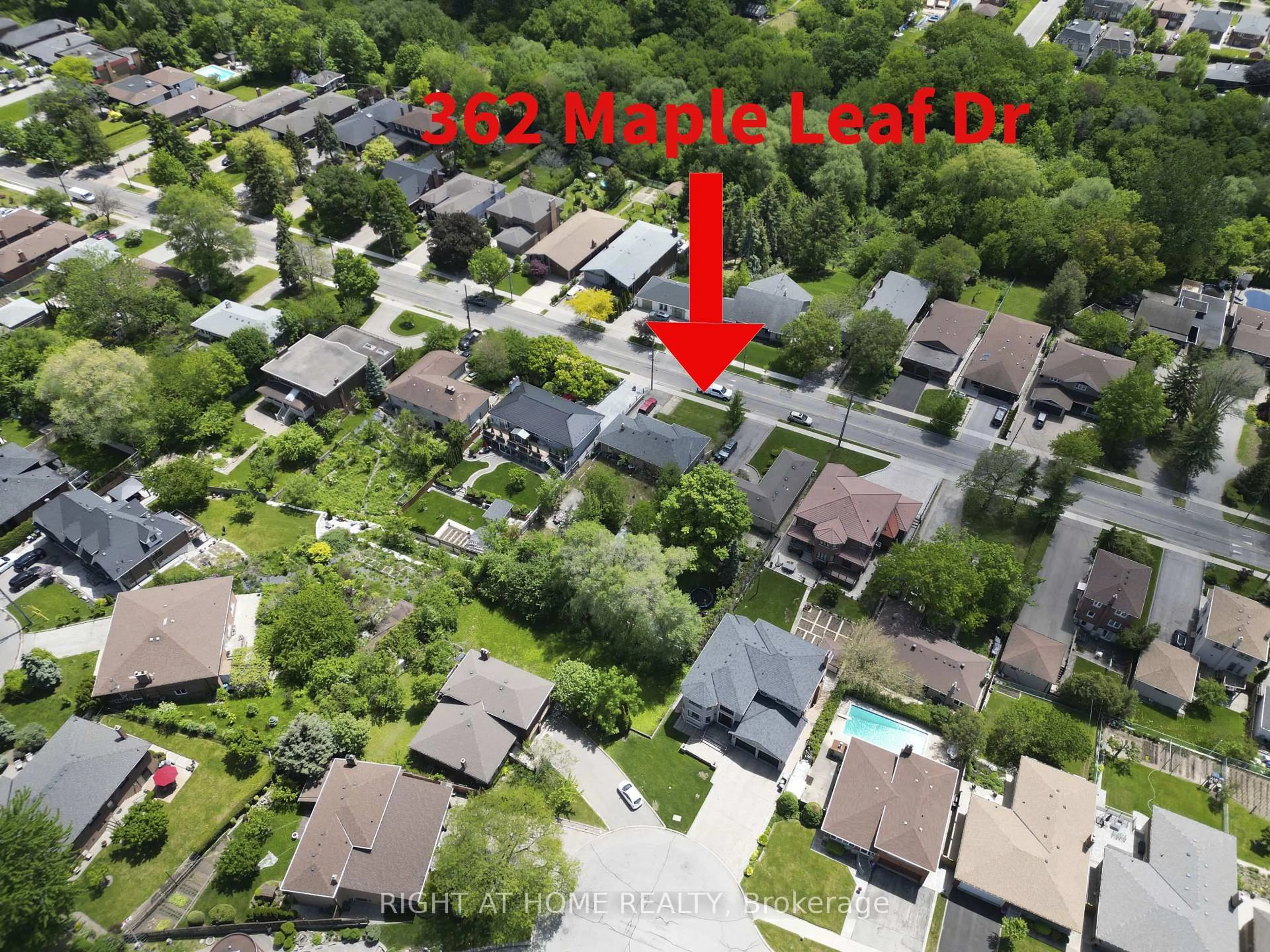A pic from outside/outdoor area/front of a property/back of a property/a pic from drone, city buildings view from balcony for 362 Maple Leaf Dr, Toronto Ontario M6L 1P4