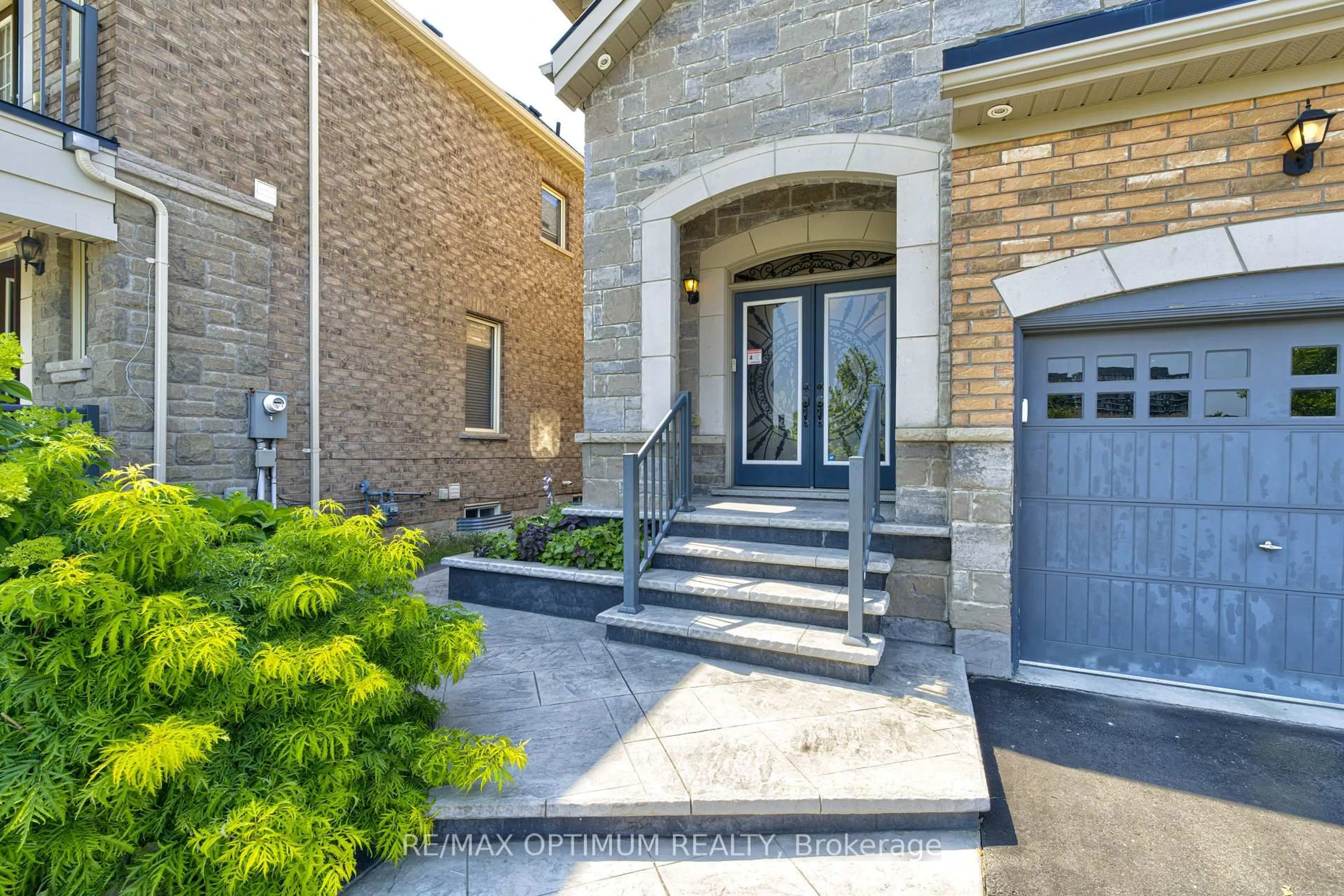 Unknown for 274 Buick Blvd, Brampton Ontario L7A 4L8