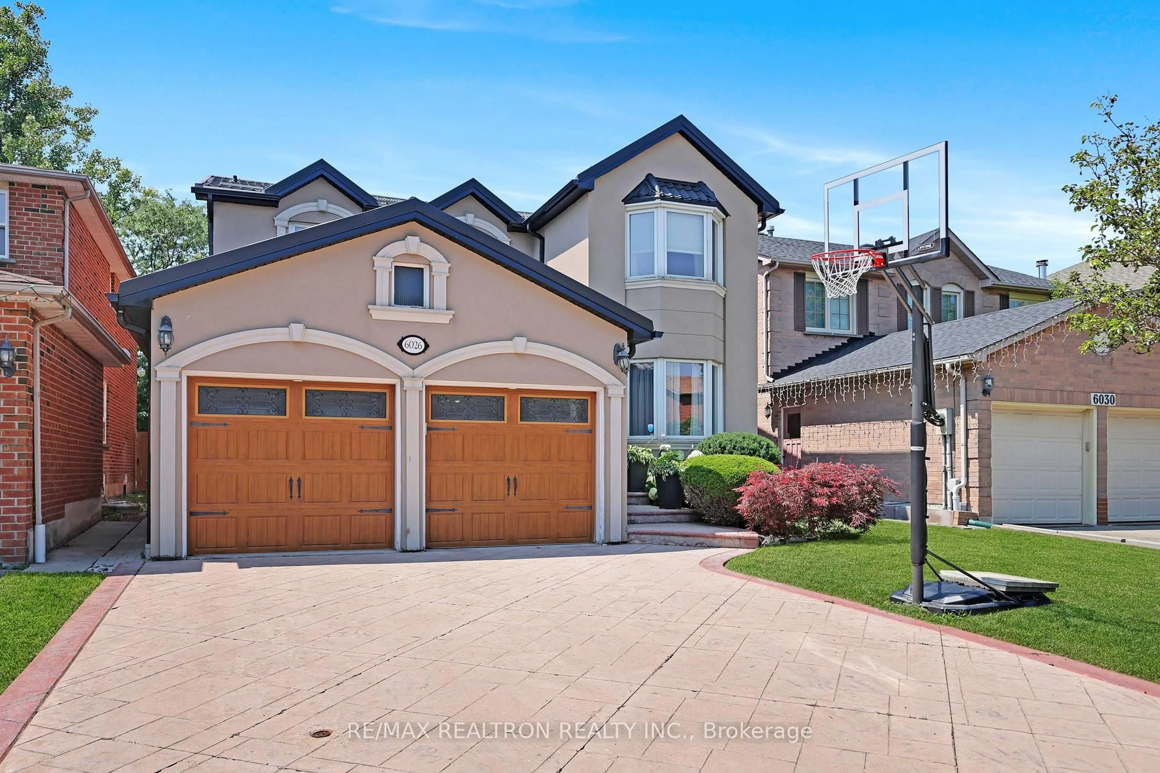Unknown for 6026 Roxbury Rd, Mississauga Ontario L5N 4M7