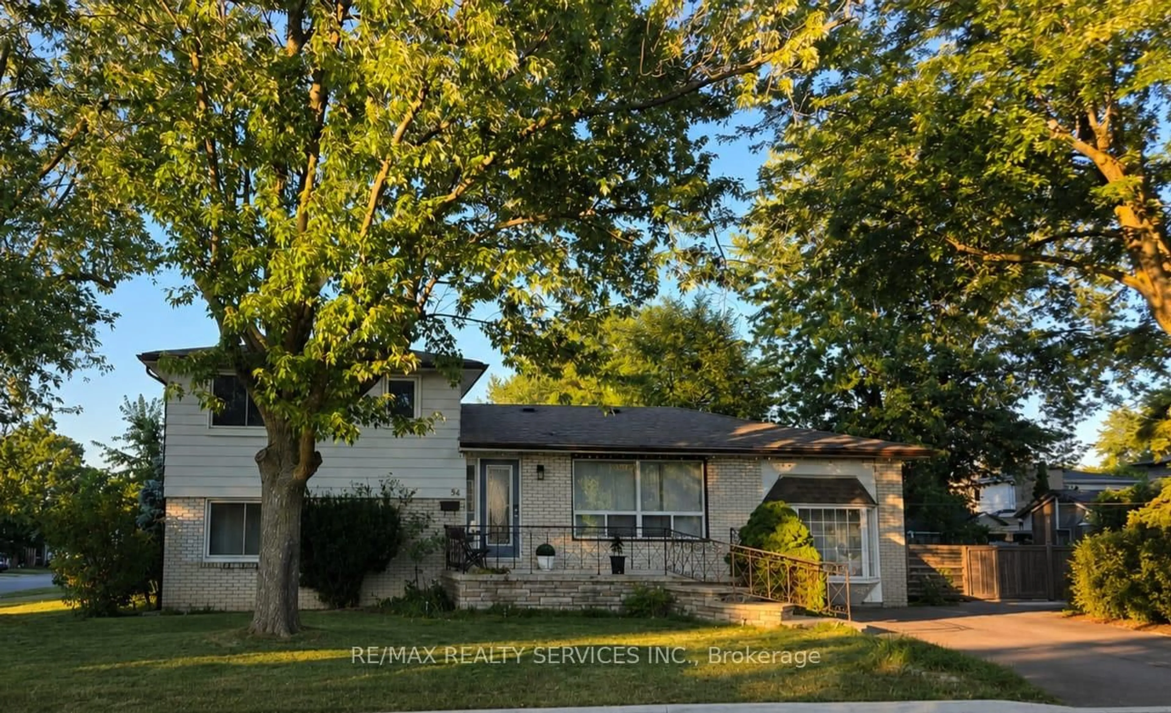 Home with vinyl exterior material, street for 34 Watson Cres, Brampton Ontario L6W 1E7