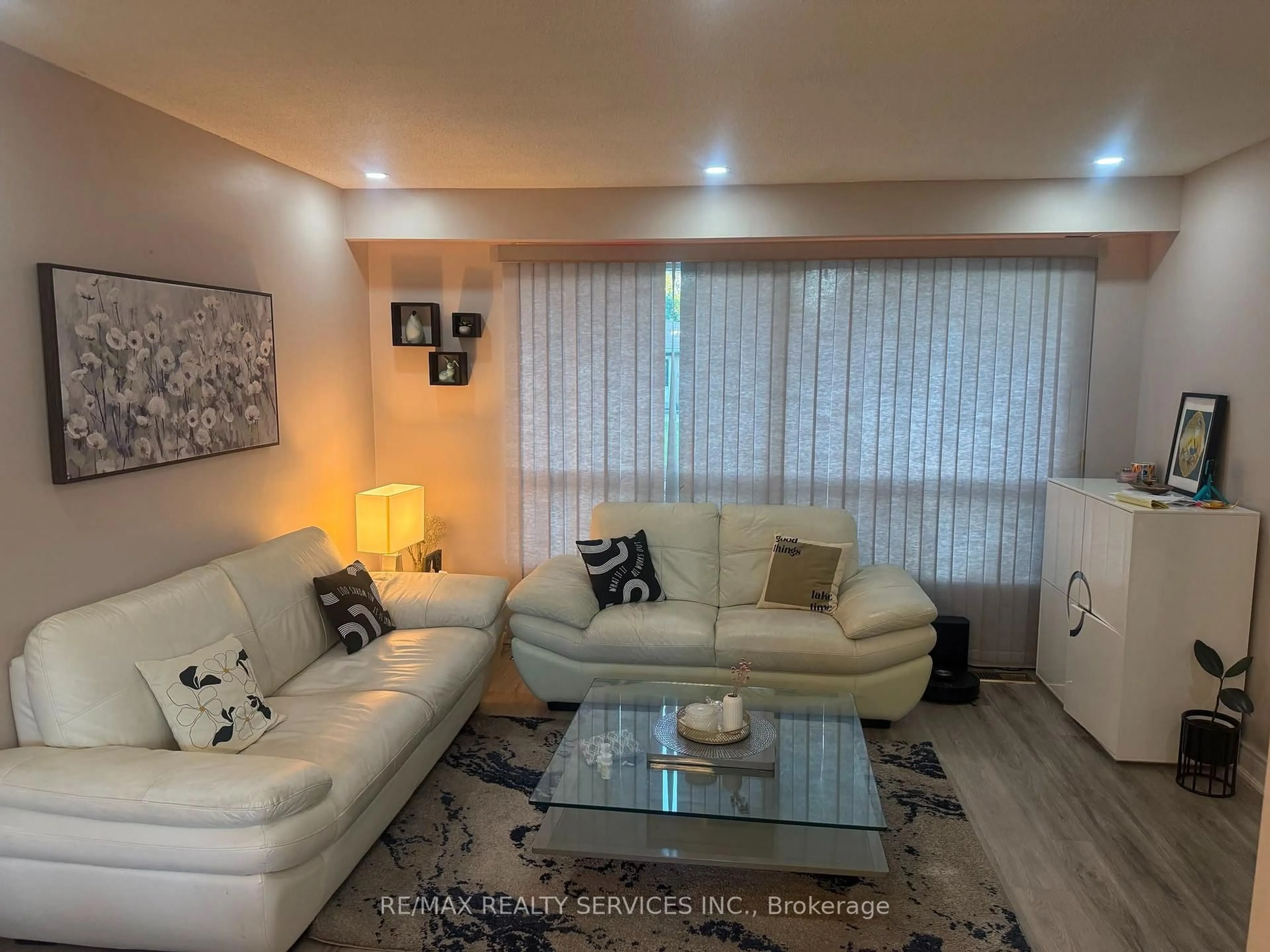 Living room with furniture, unknown for 34 Watson Cres, Brampton Ontario L6W 1E7