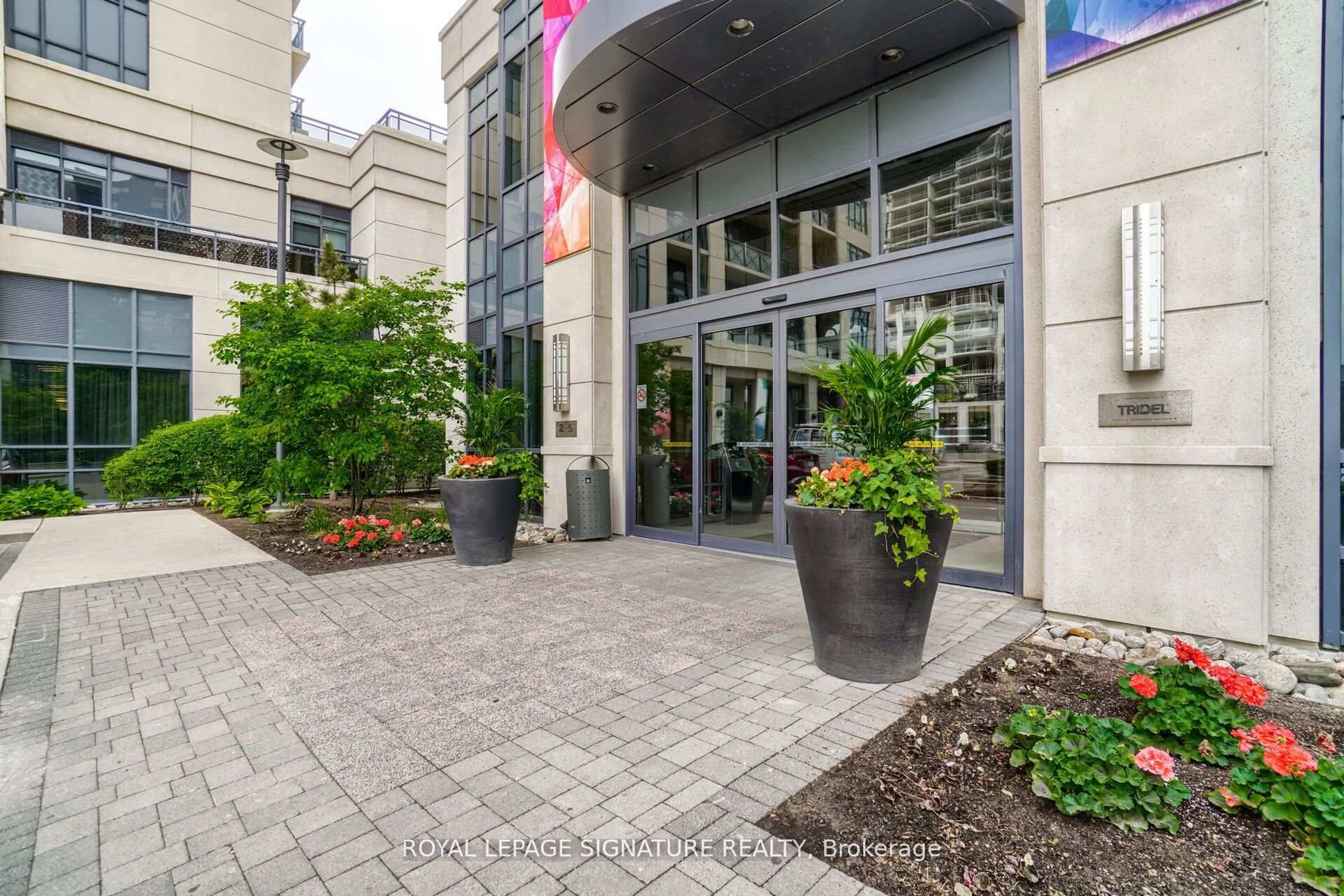 Indoor foyer for 2 Eva Rd #926, Toronto Ontario M9C 0A9