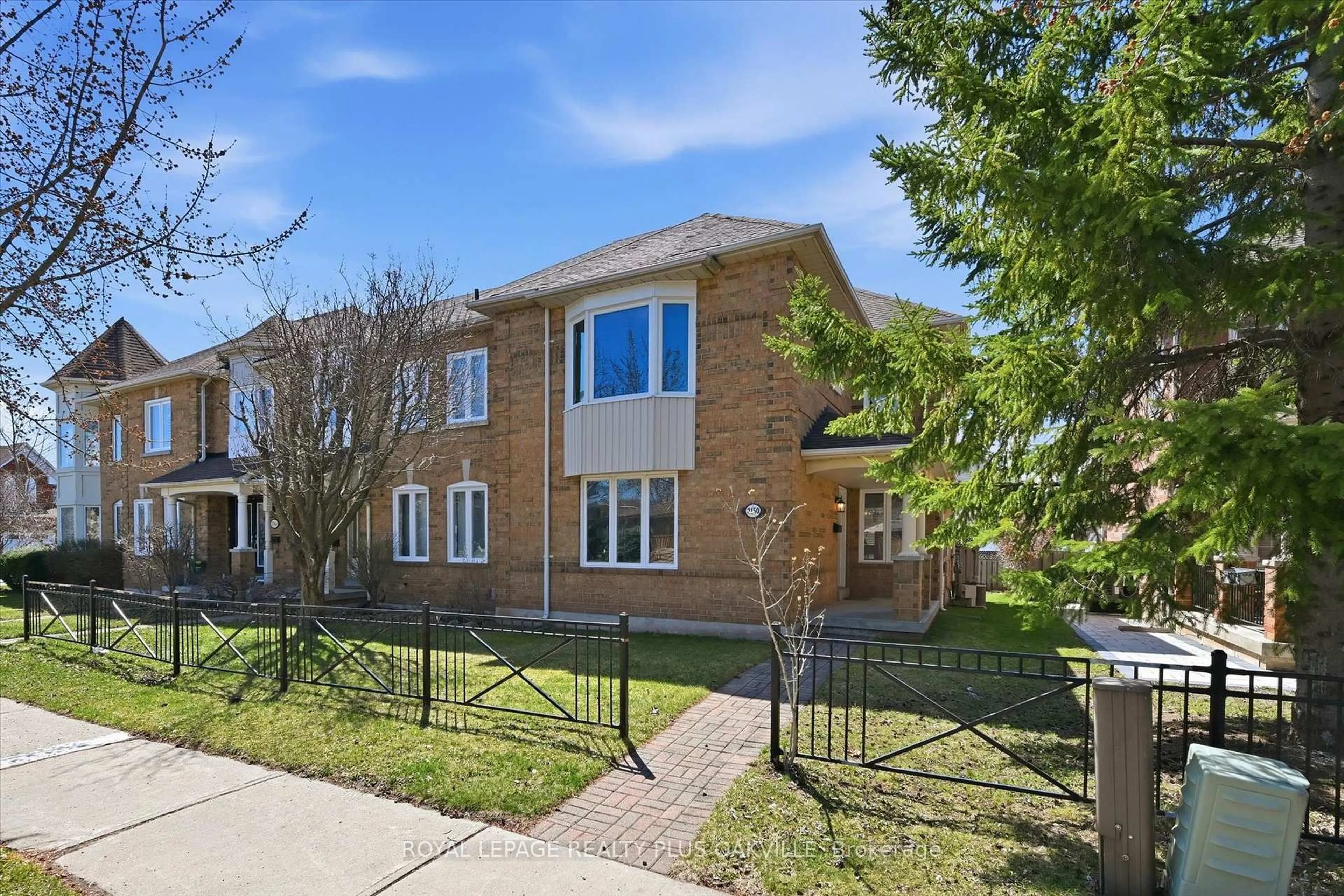 Home with brick exterior material, street for 2150 Fourth Line #2150, Oakville Ontario L6M 3T2
