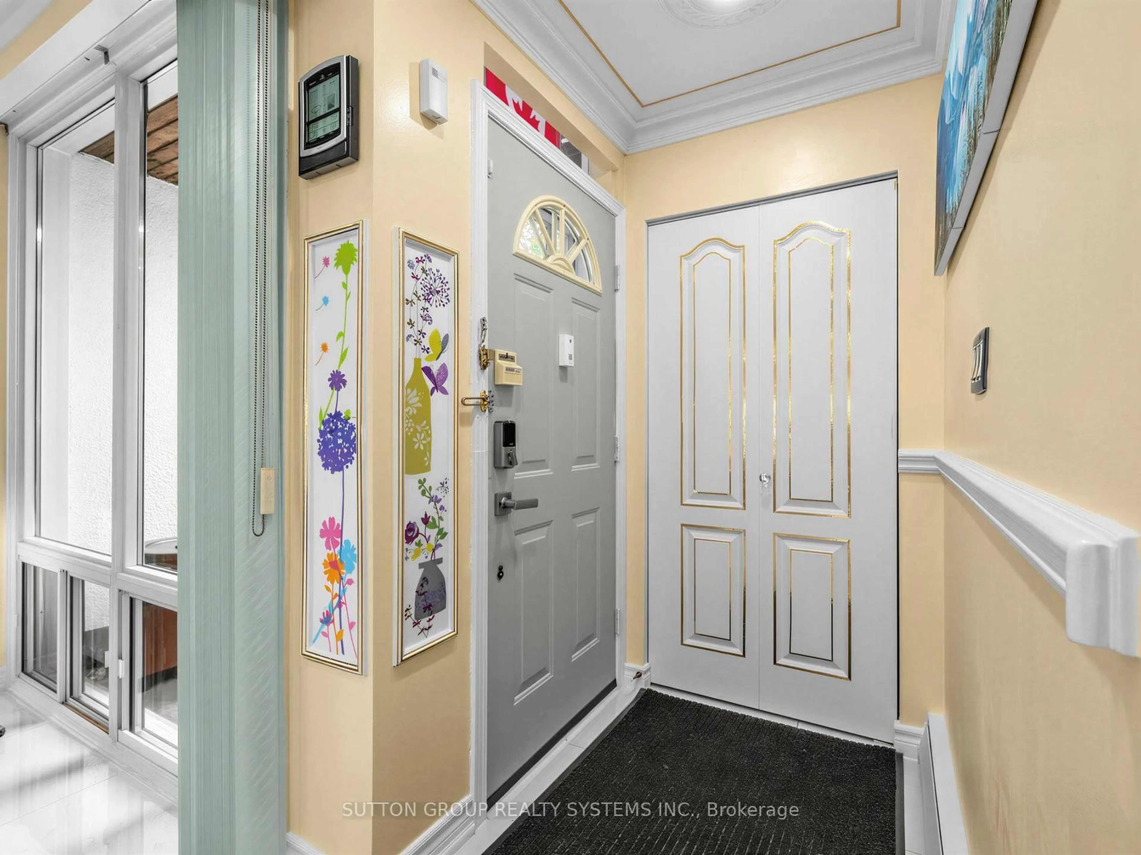 Indoor foyer for 2901 Jane St #86, Toronto Ontario M3N 2J8