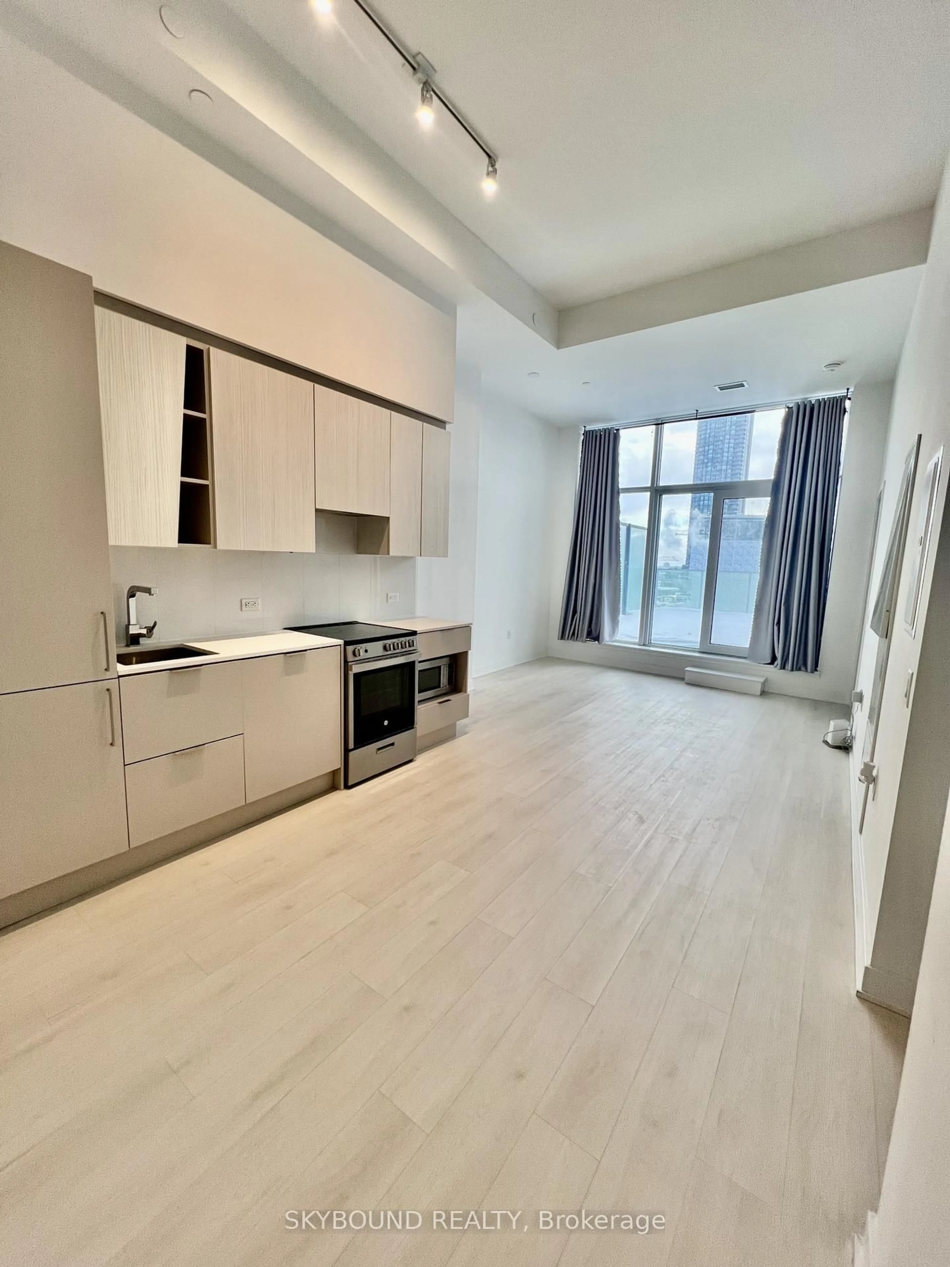 Open concept kitchen, unknown for 3900 Confederation Pkwy #529, Mississauga Ontario L5B 0K7