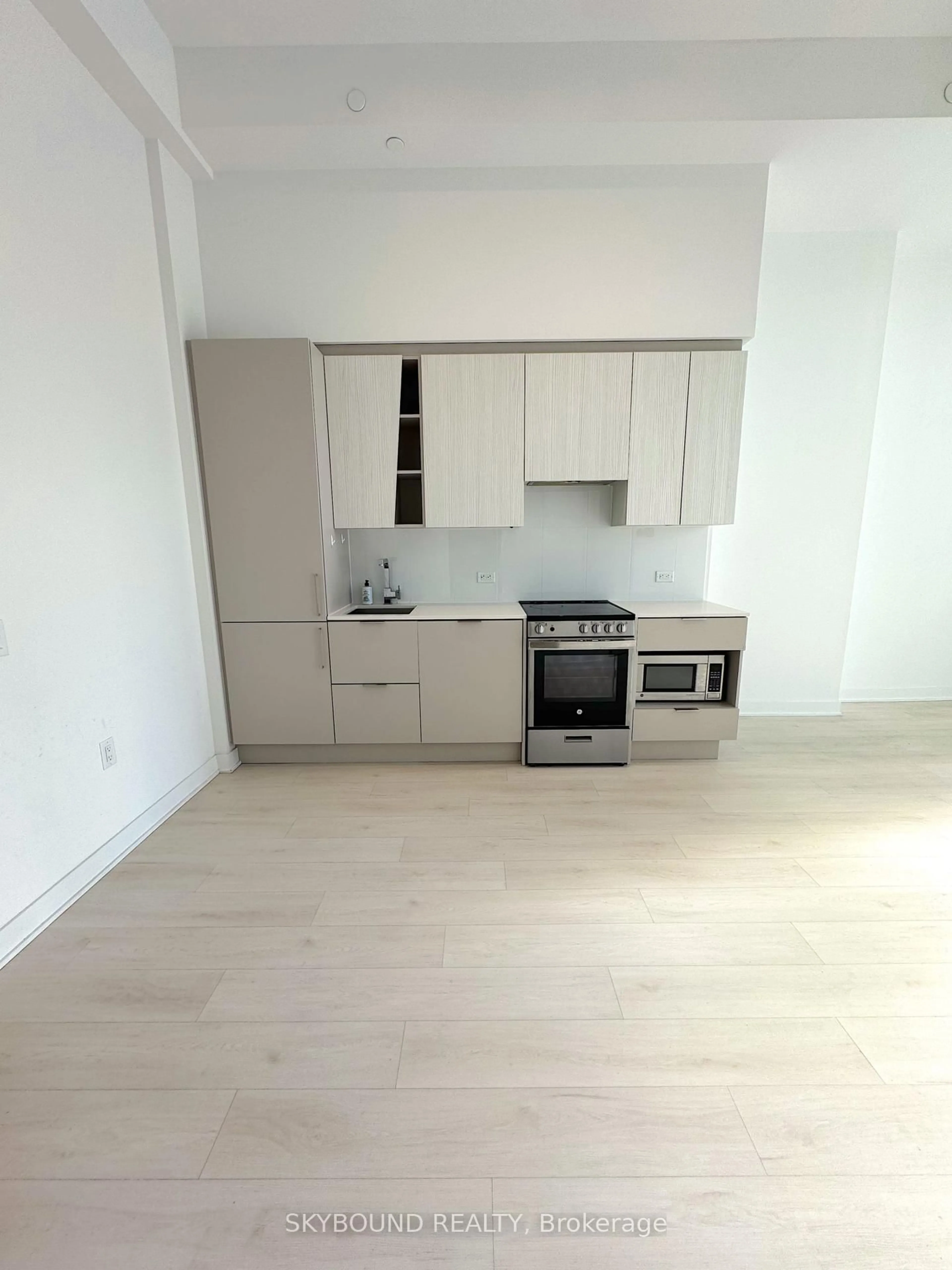 Standard kitchen, unknown for 3900 Confederation Pkwy #529, Mississauga Ontario L5B 0K7